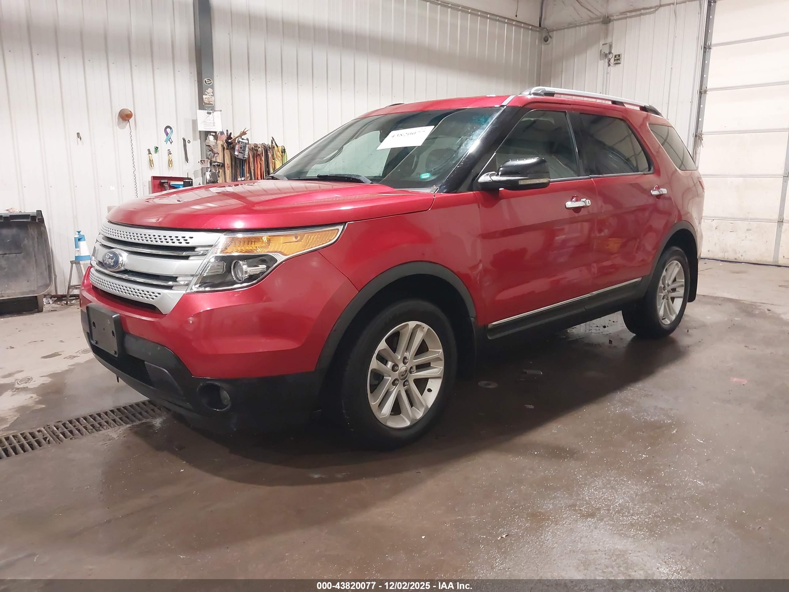 FORD EXPLORER image 2