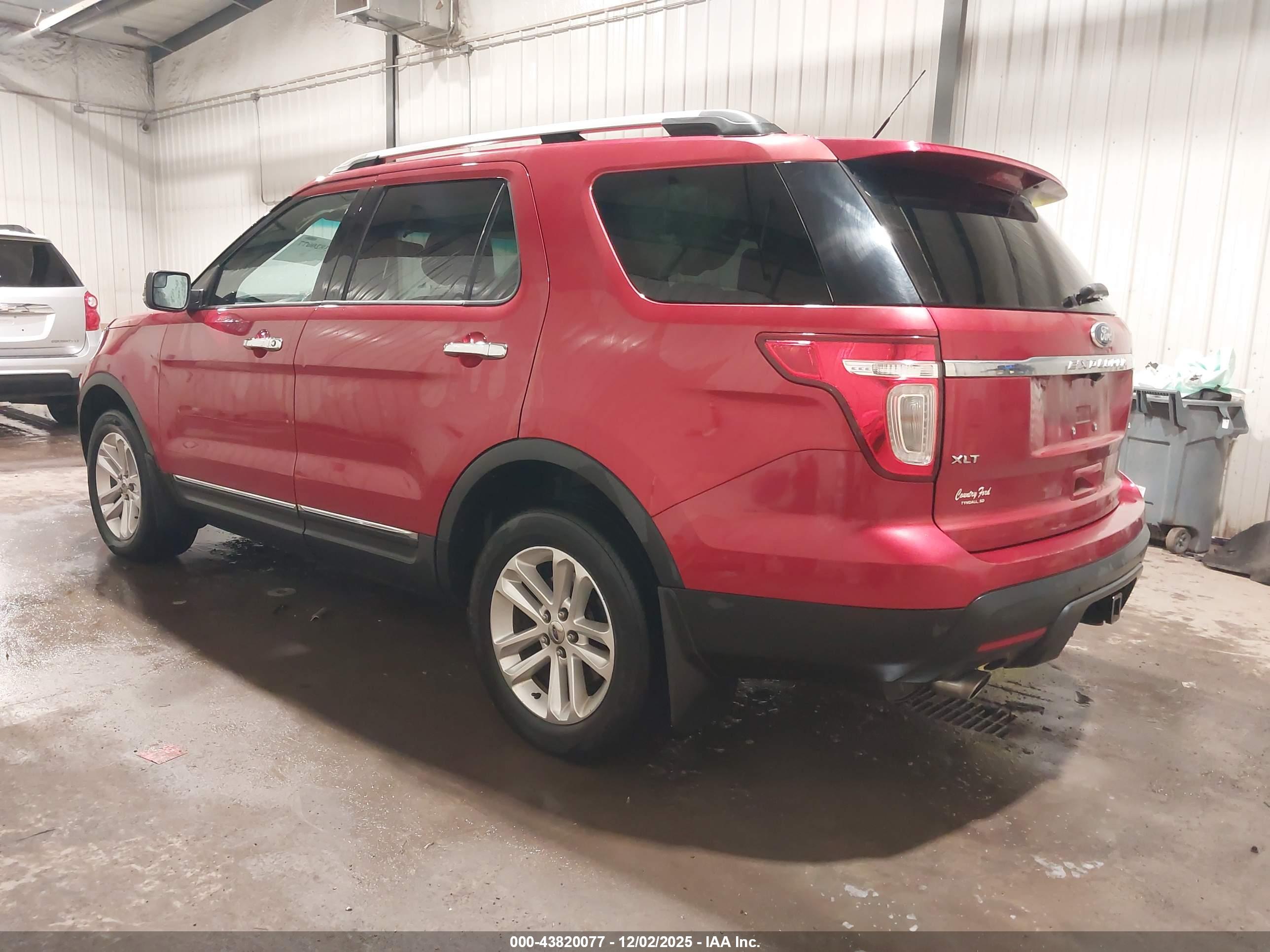 FORD EXPLORER image 3