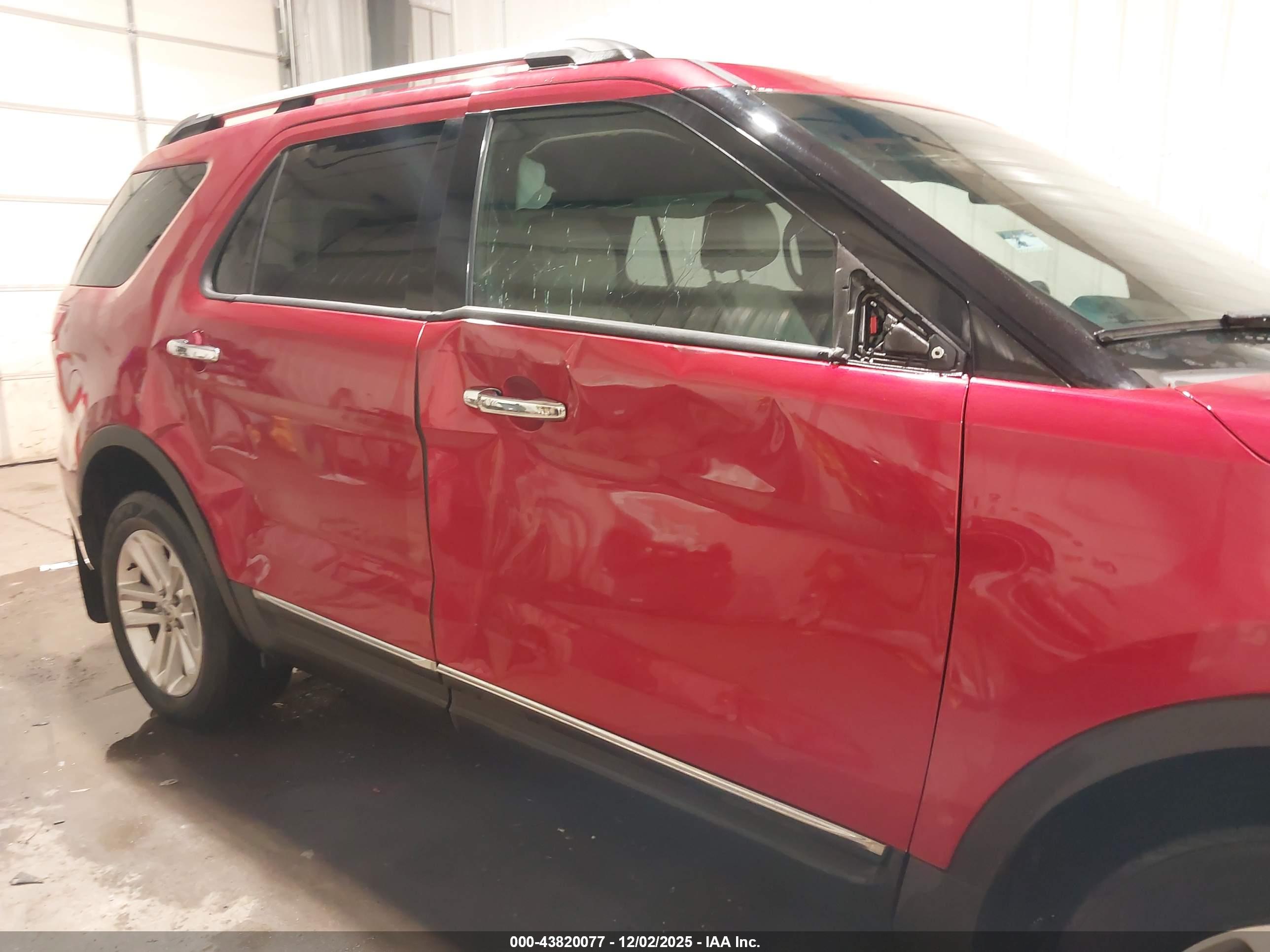FORD EXPLORER image 6