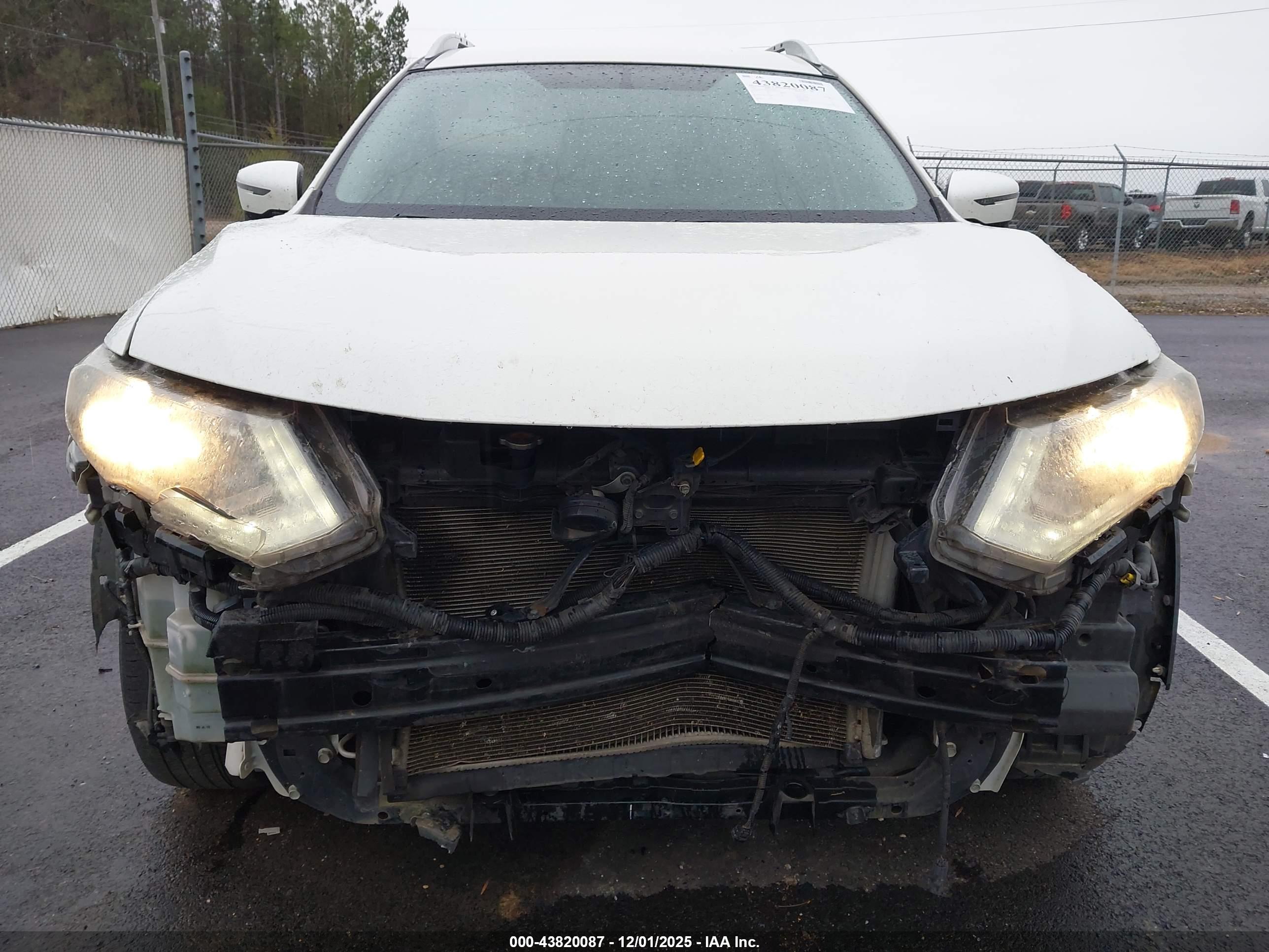 NISSAN ROGUE image 6