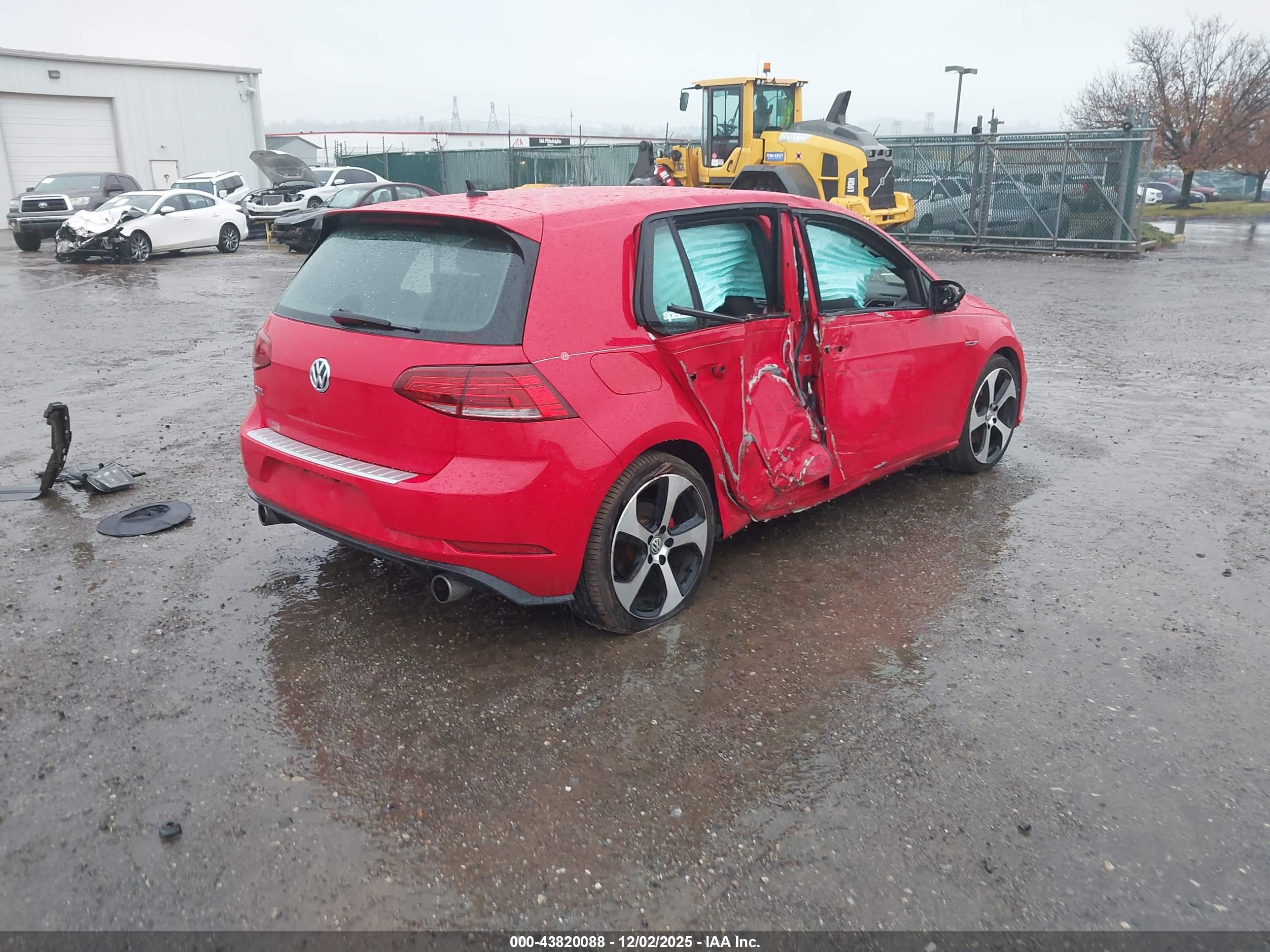 VOLKSWAGEN GOLF image 4