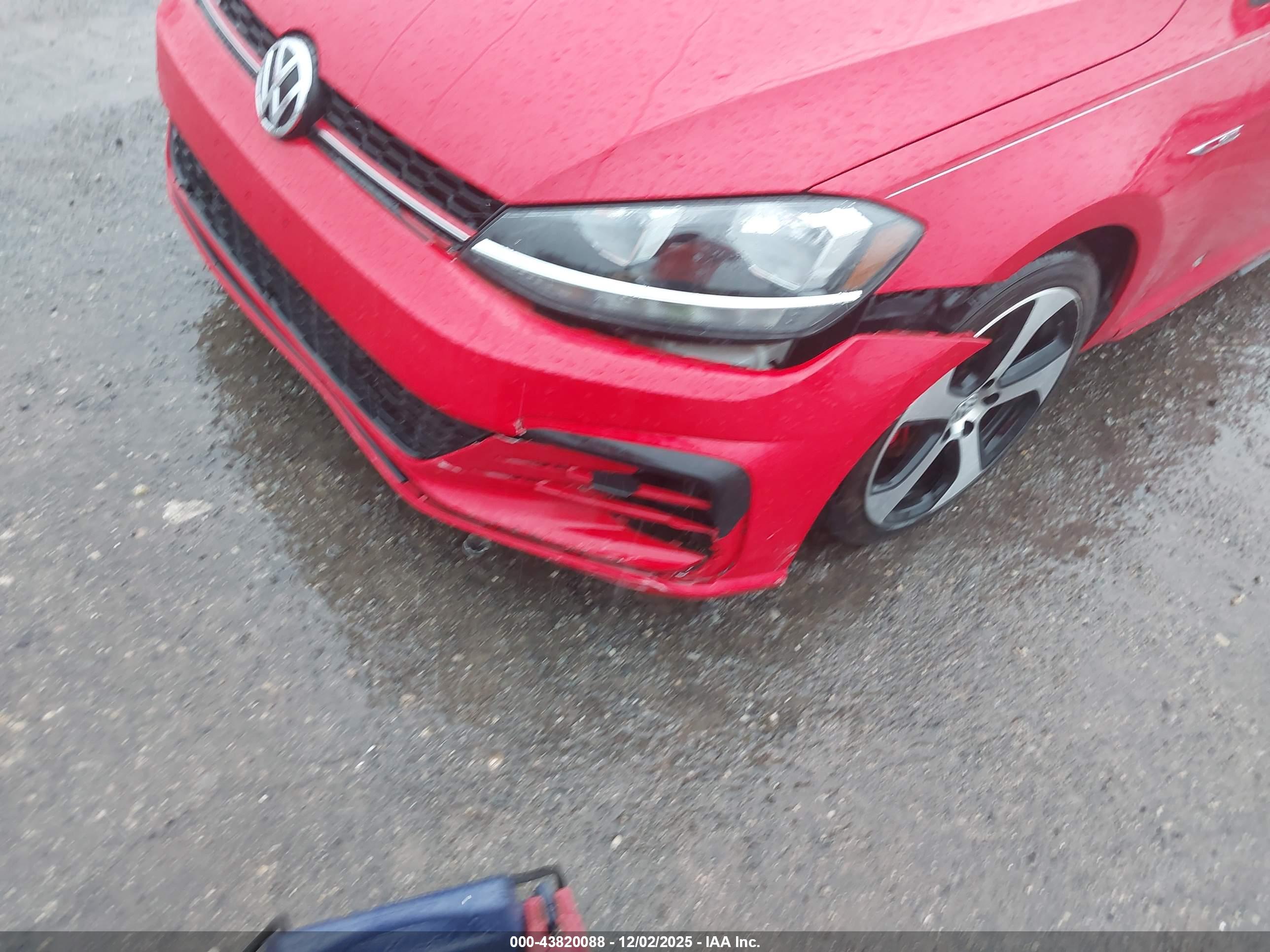VOLKSWAGEN GOLF image 6