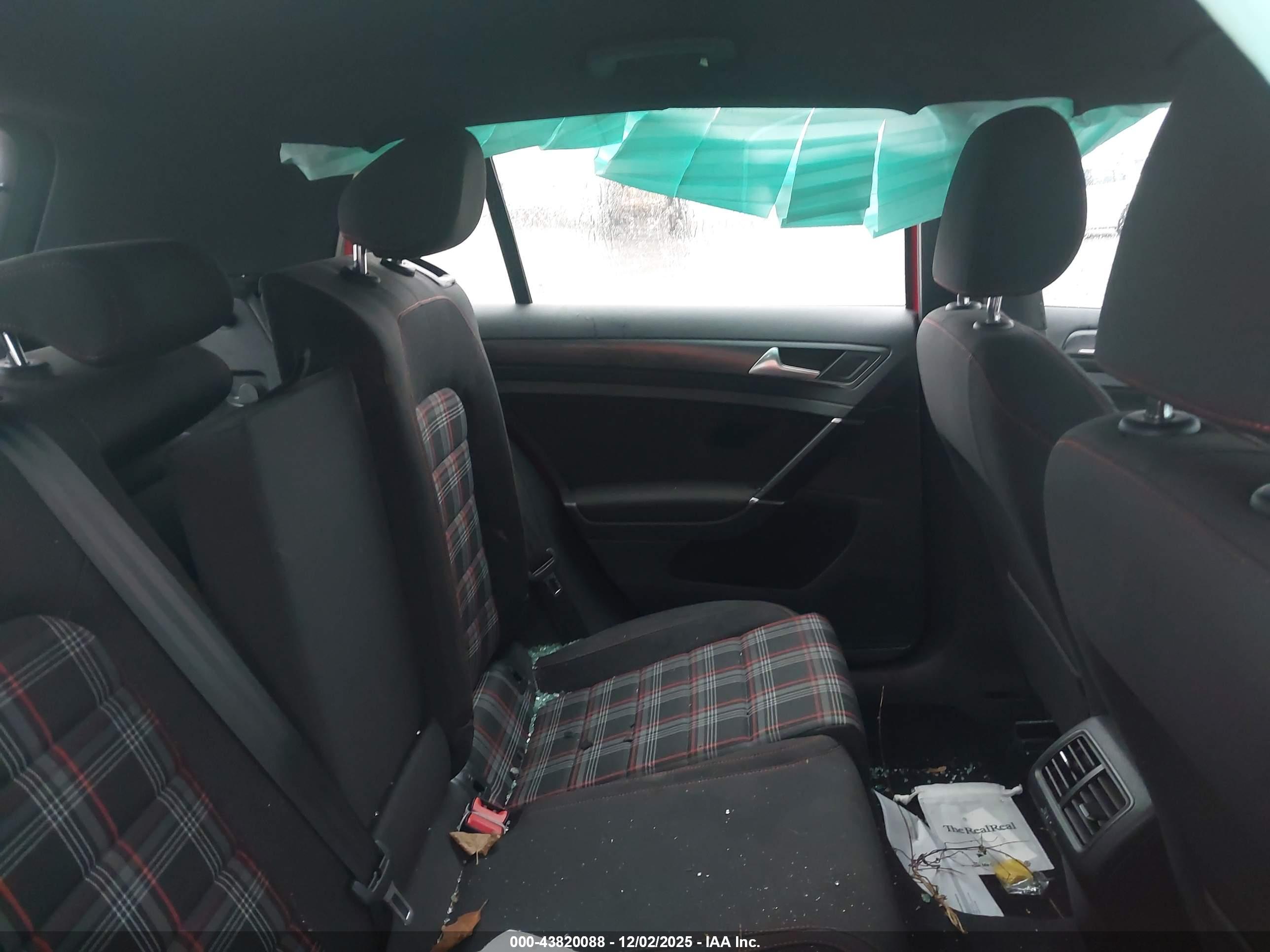 VOLKSWAGEN GOLF image 8