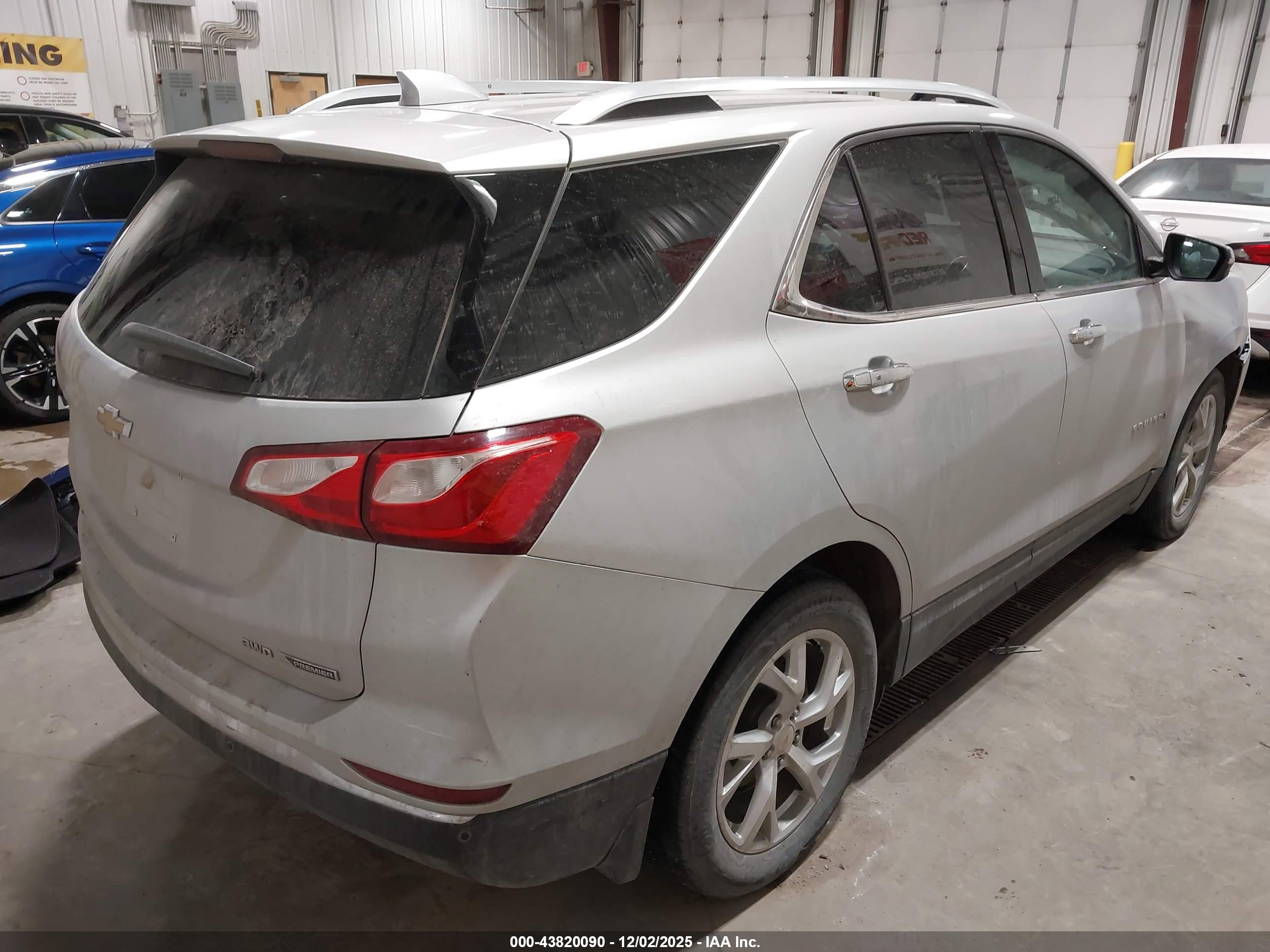 CHEVROLET EQUINOX image 4