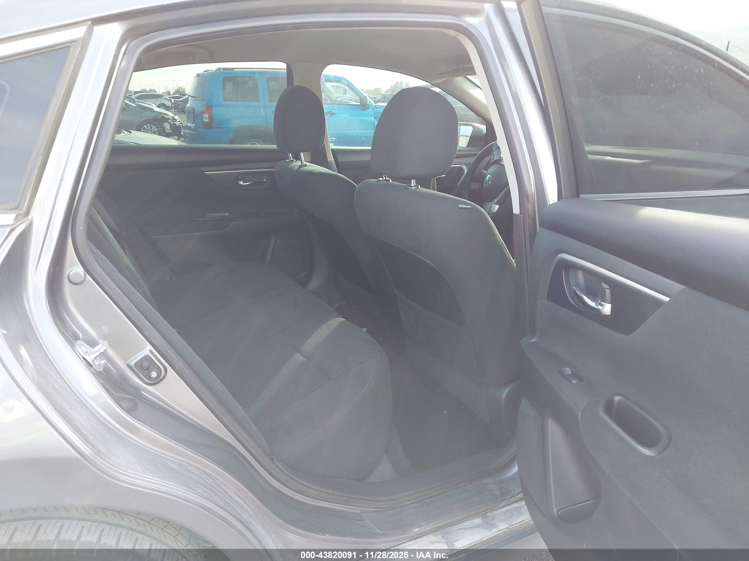 NISSAN ALTIMA image 8