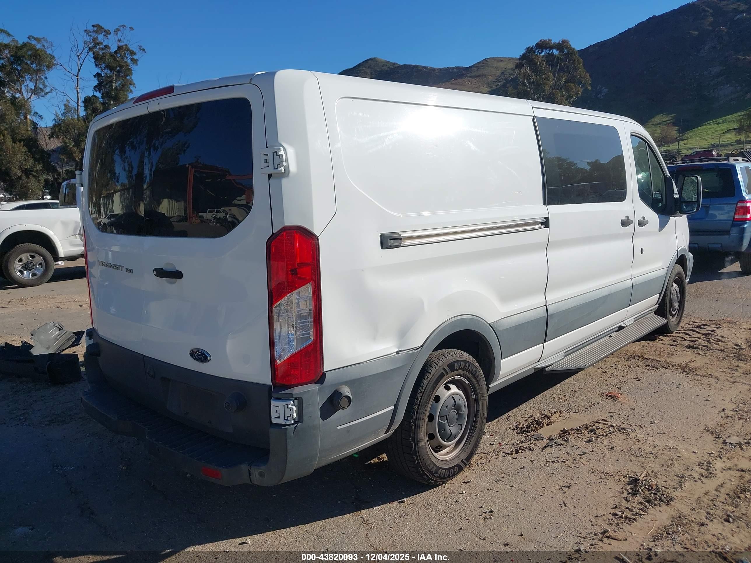 FORD TRANSIT-150 image 4