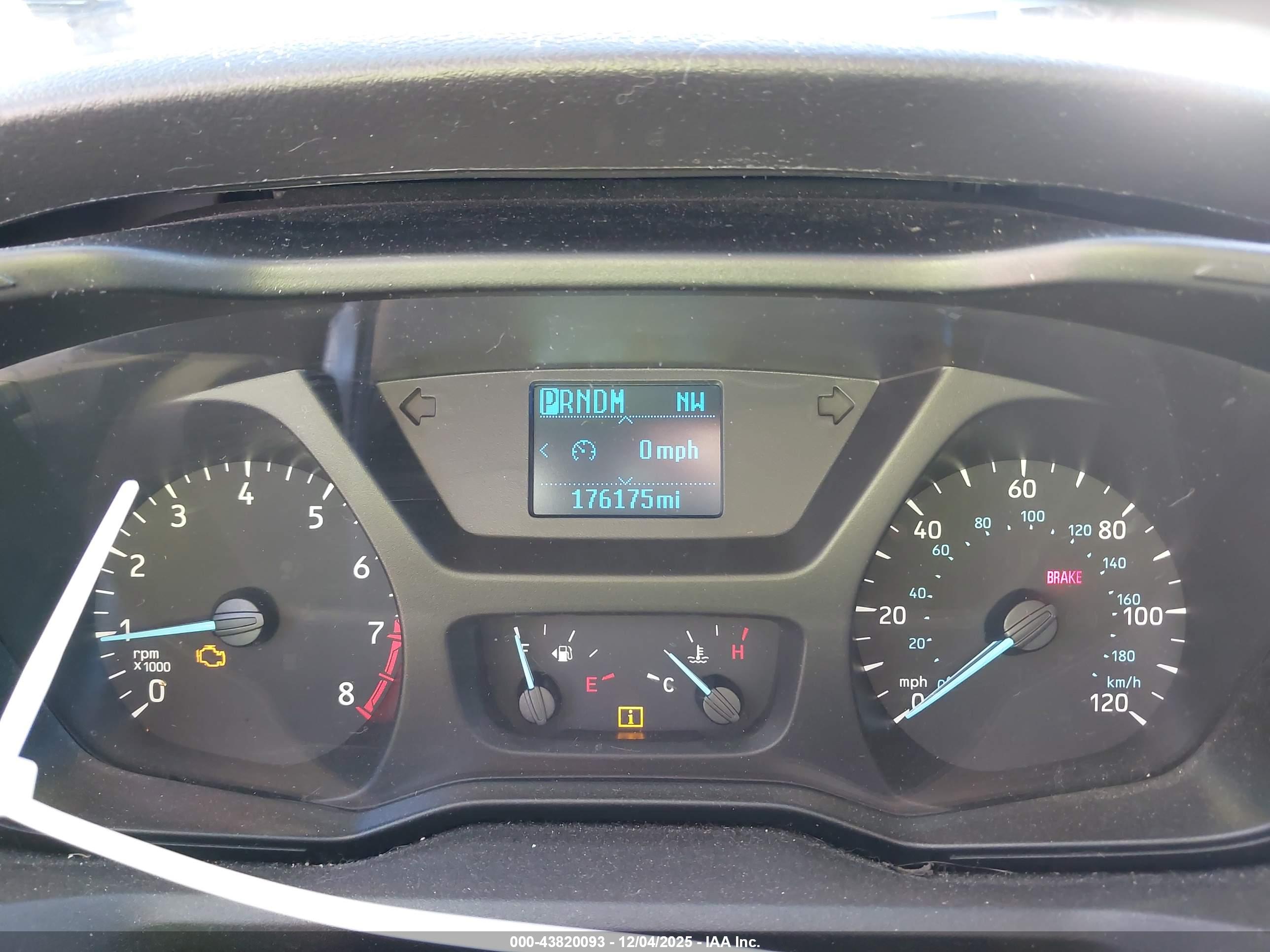 FORD TRANSIT-150 image 7