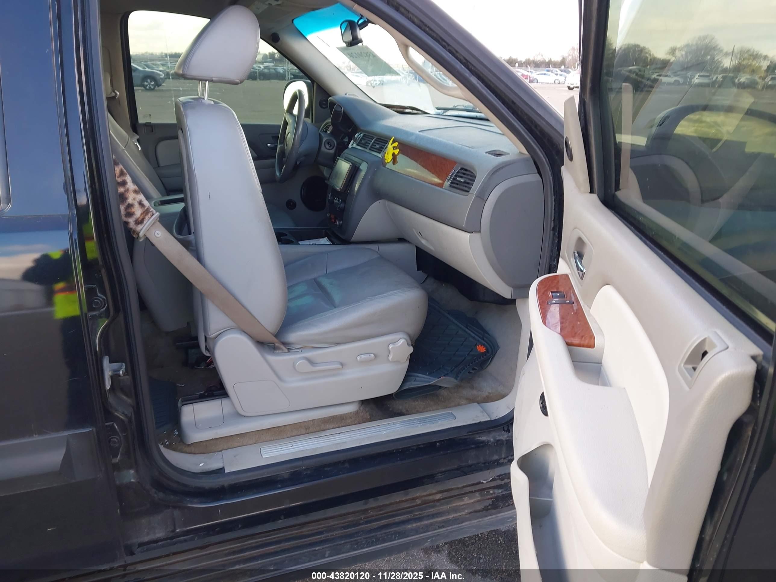 GMC YUKON image 5