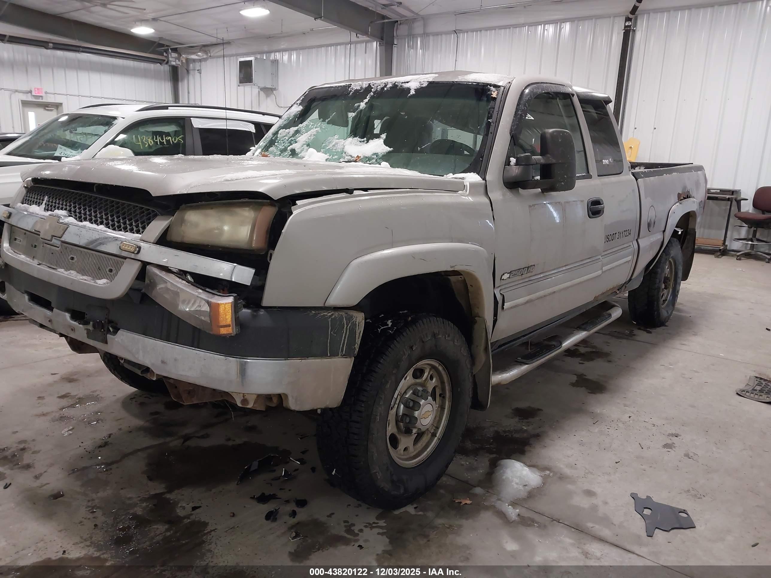 CHEVROLET SILVERADO image 2