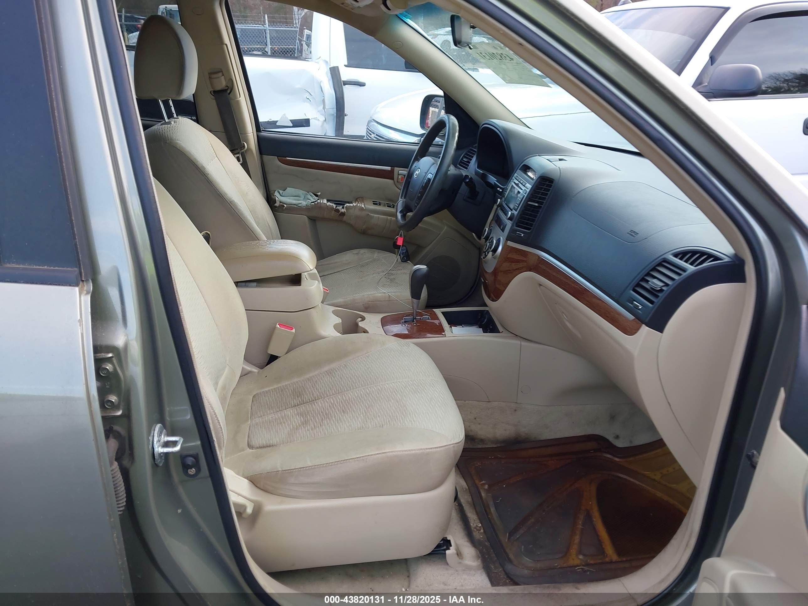 HYUNDAI SANTA image 5