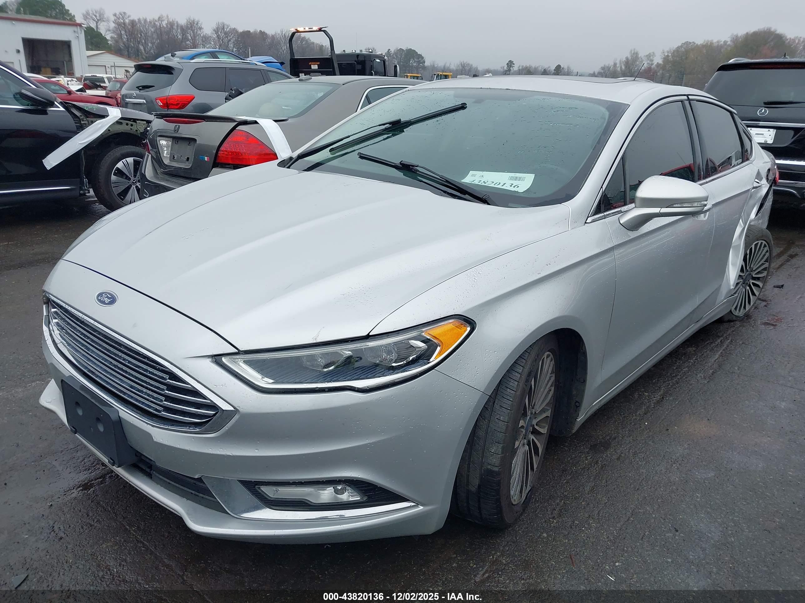 FORD FUSION image 2