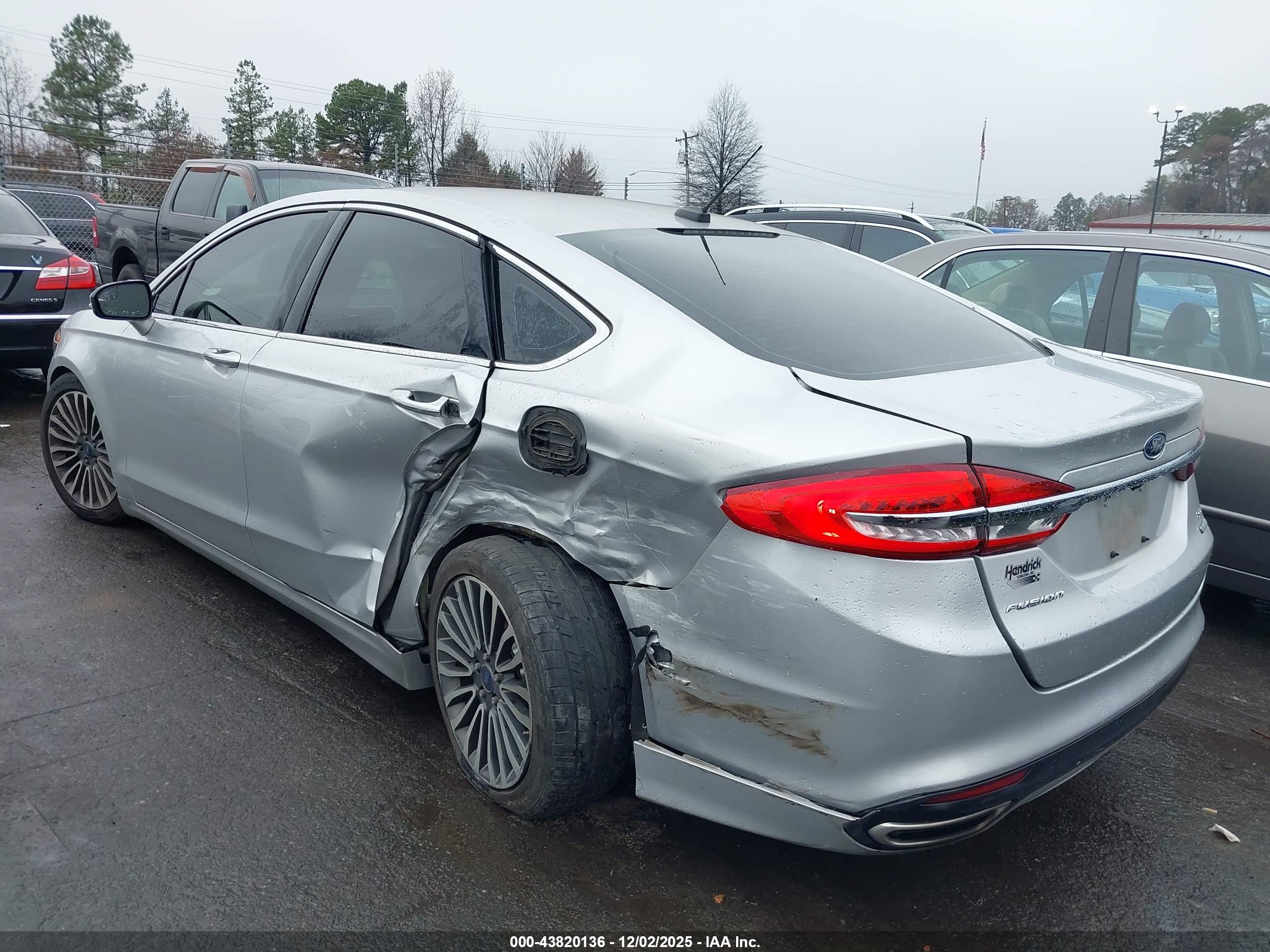 FORD FUSION image 3