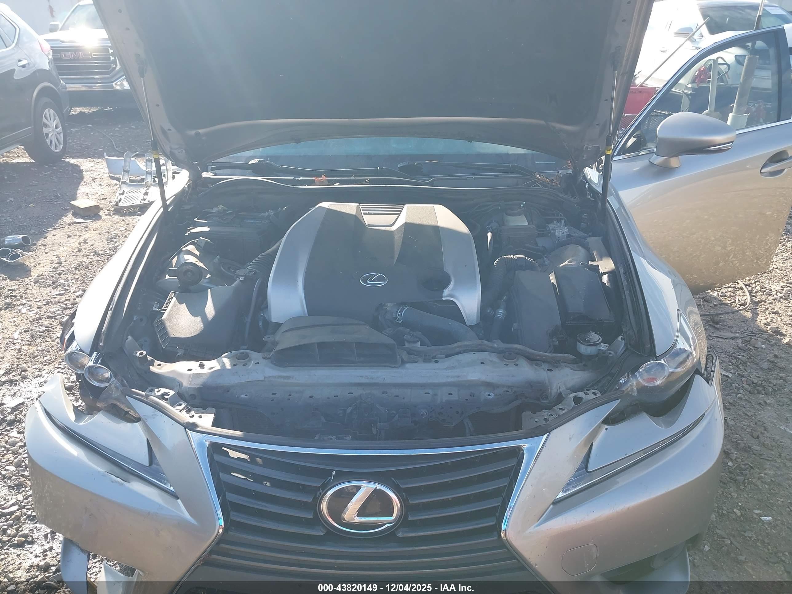 LEXUS IS image 10