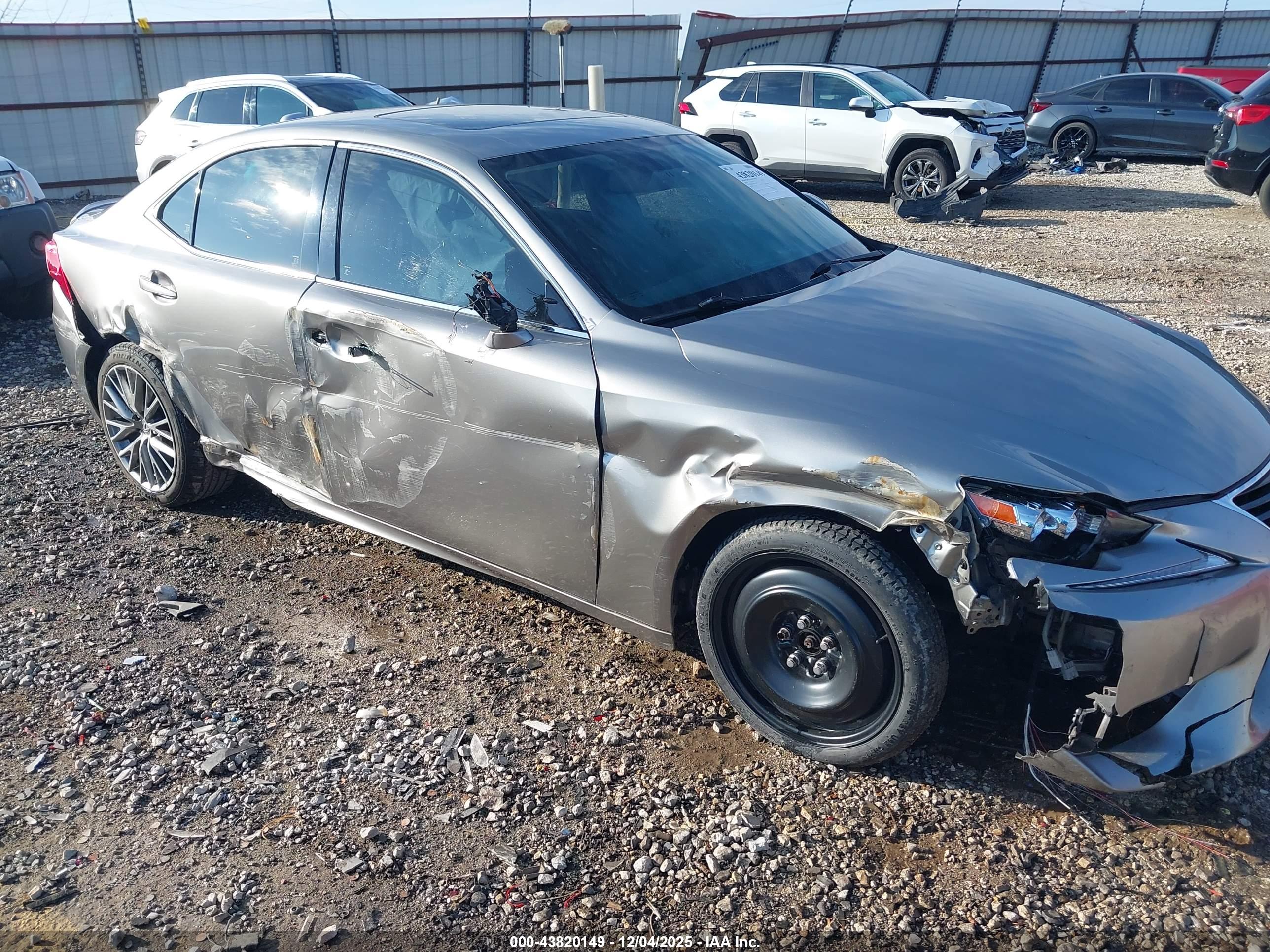 LEXUS IS image 6