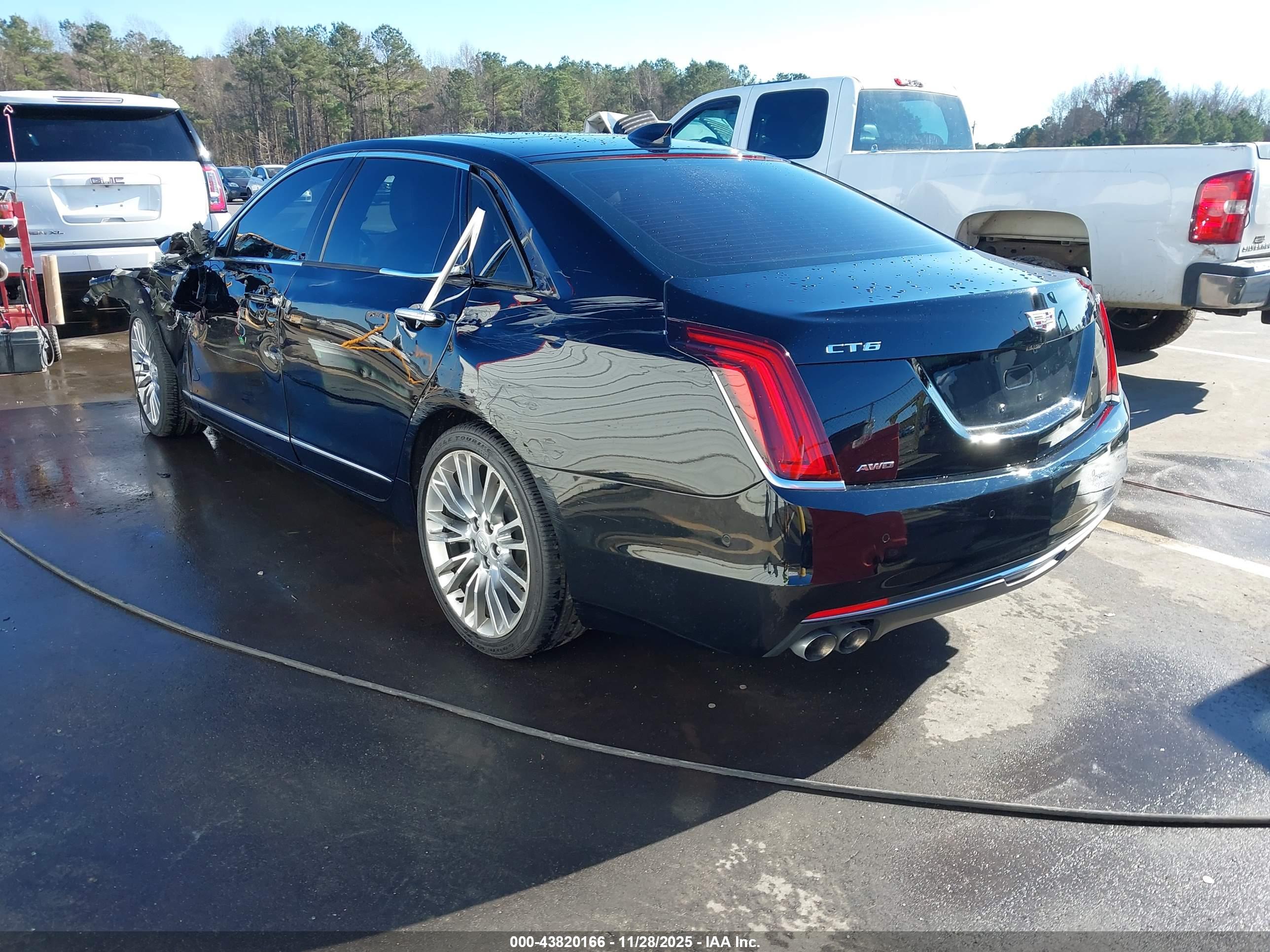 CADILLAC CT6 image 3