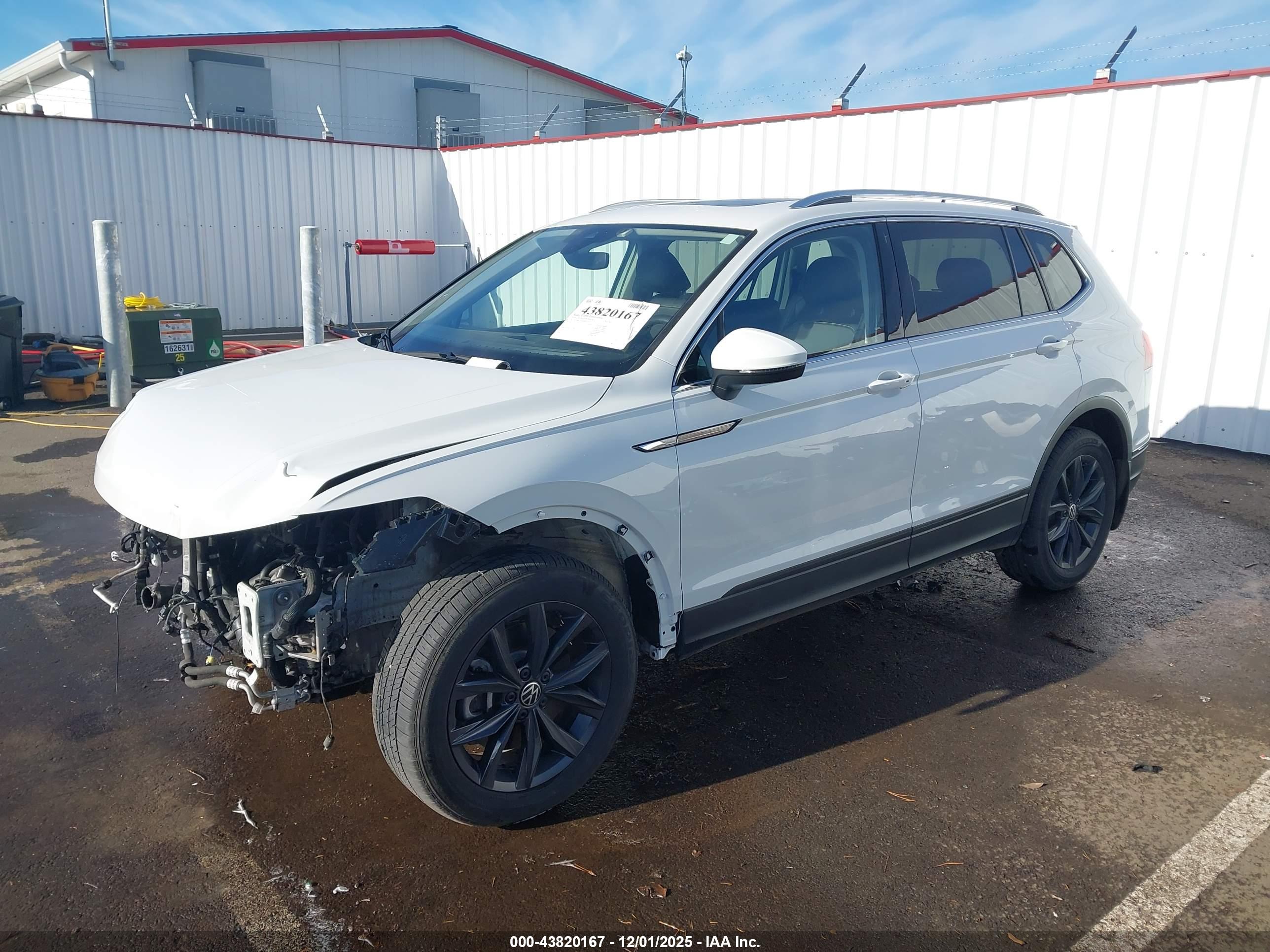 VOLKSWAGEN TIGUAN image 2
