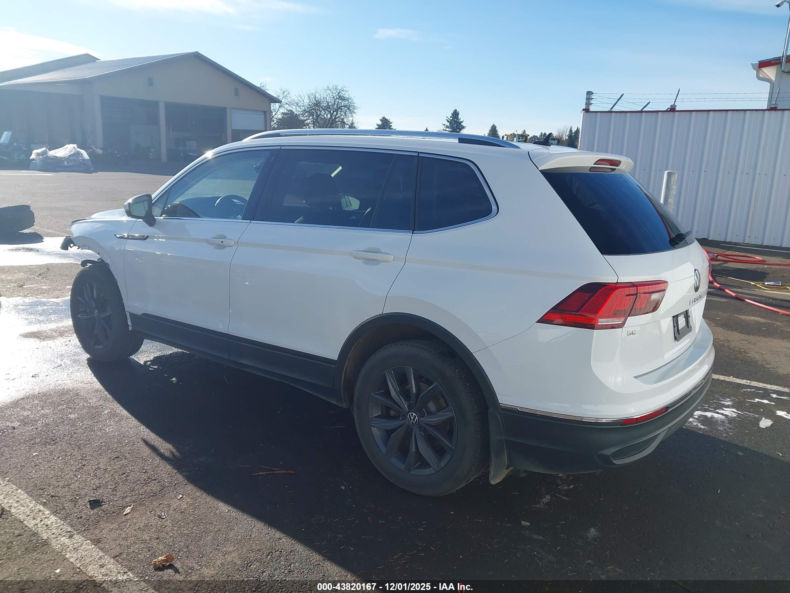 VOLKSWAGEN TIGUAN image 3