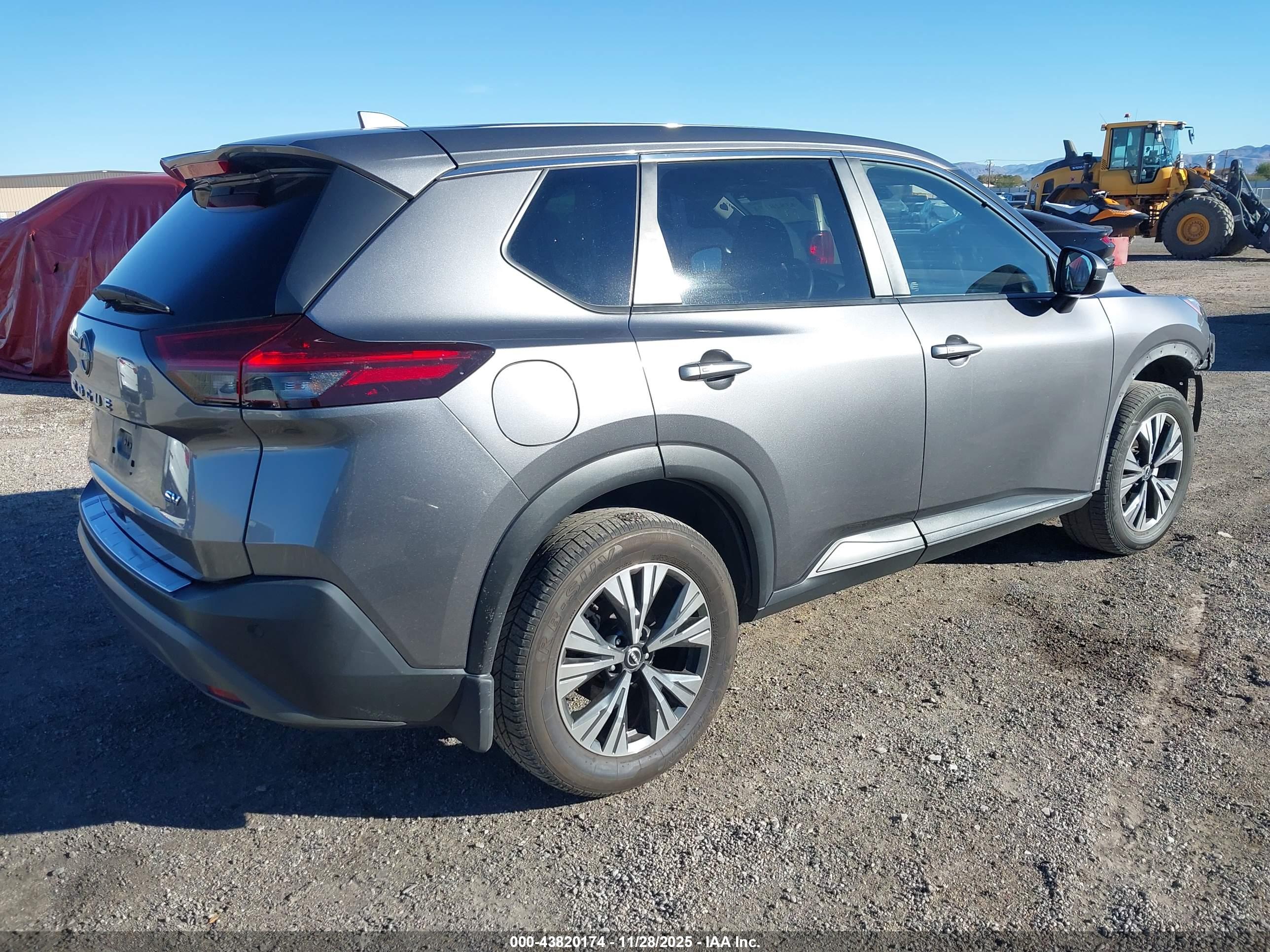 NISSAN ROGUE image 4