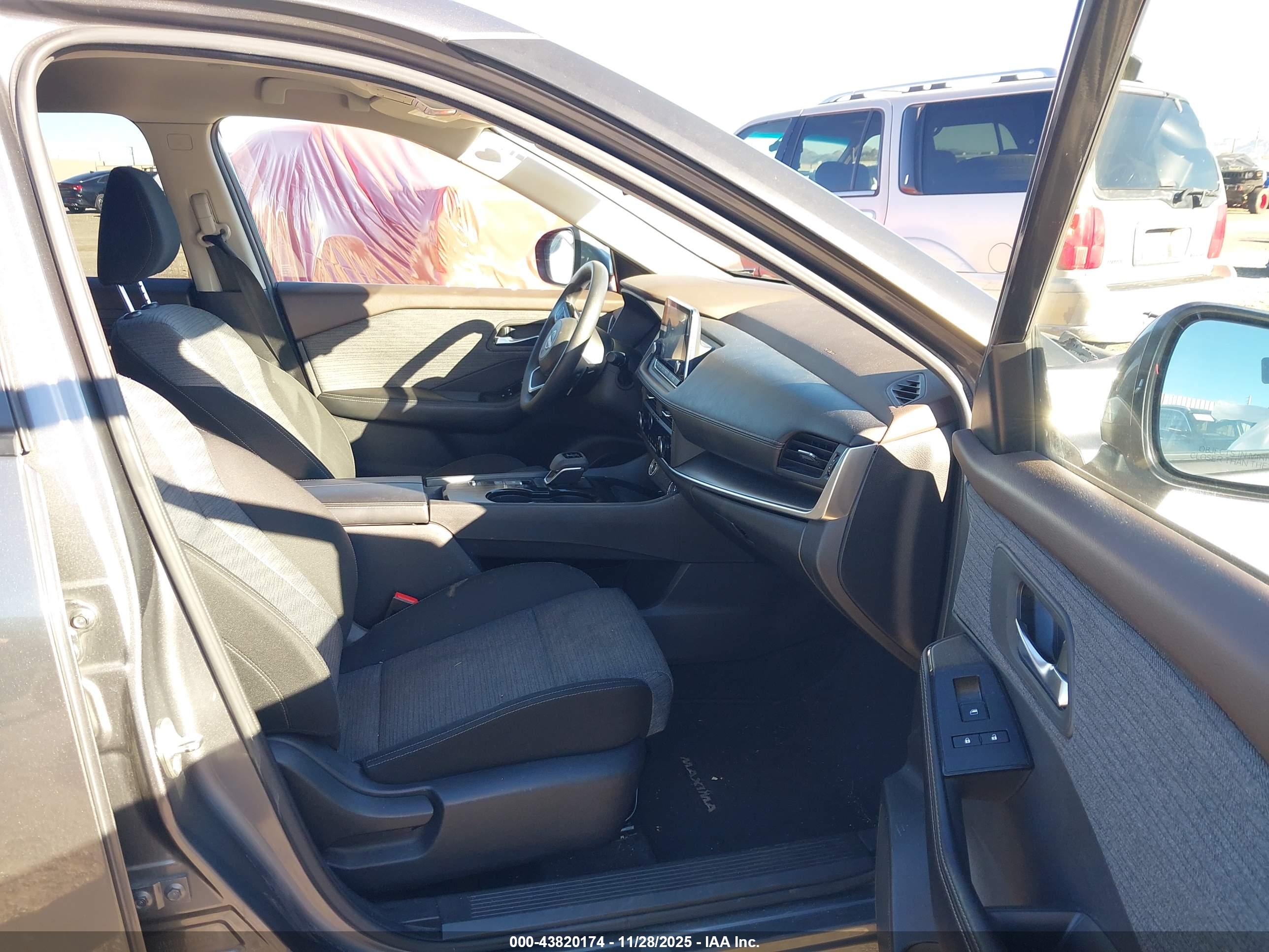 NISSAN ROGUE image 5