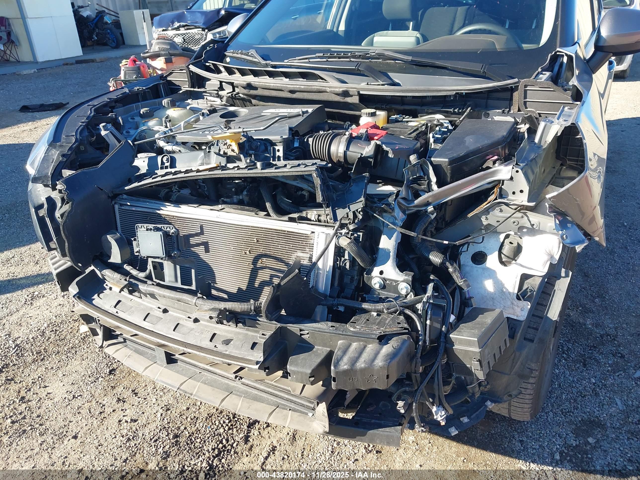 NISSAN ROGUE image 6
