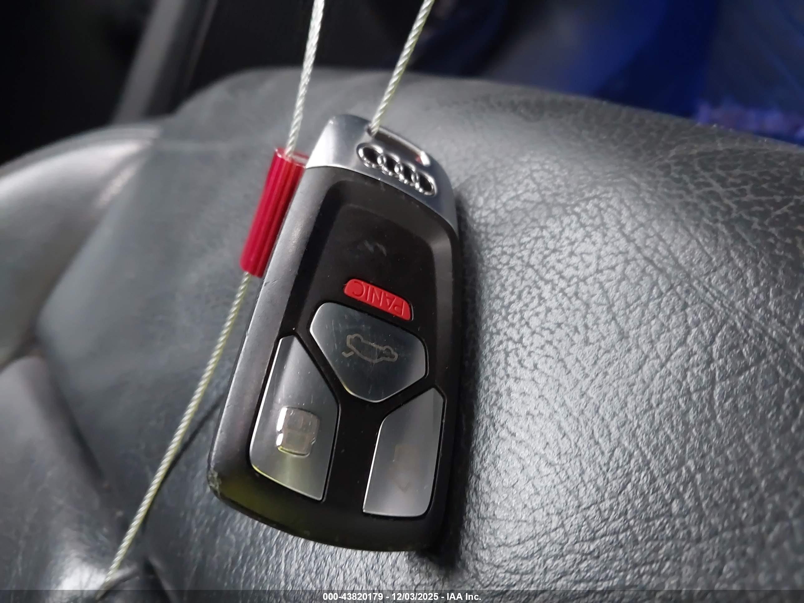 AUDI A4 image 11