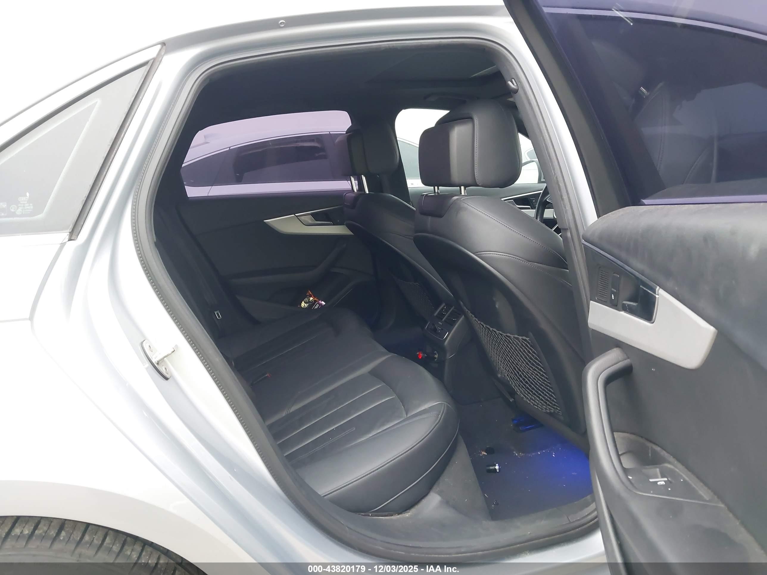 AUDI A4 image 8
