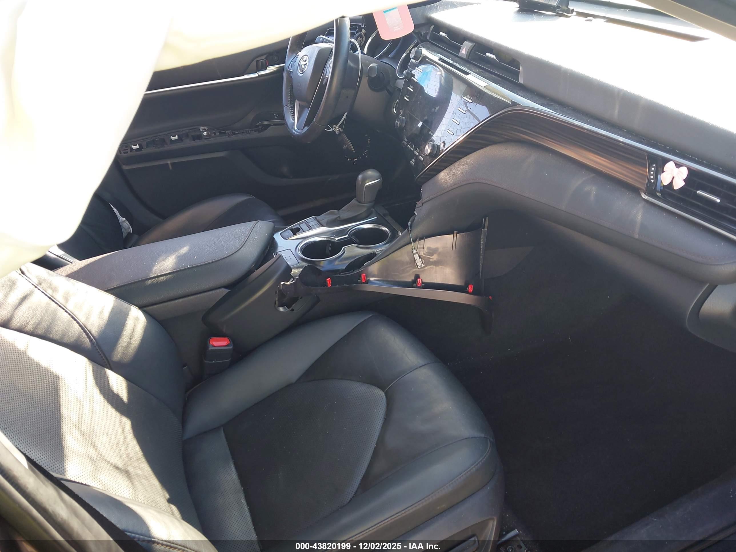 TOYOTA CAMRY image 5