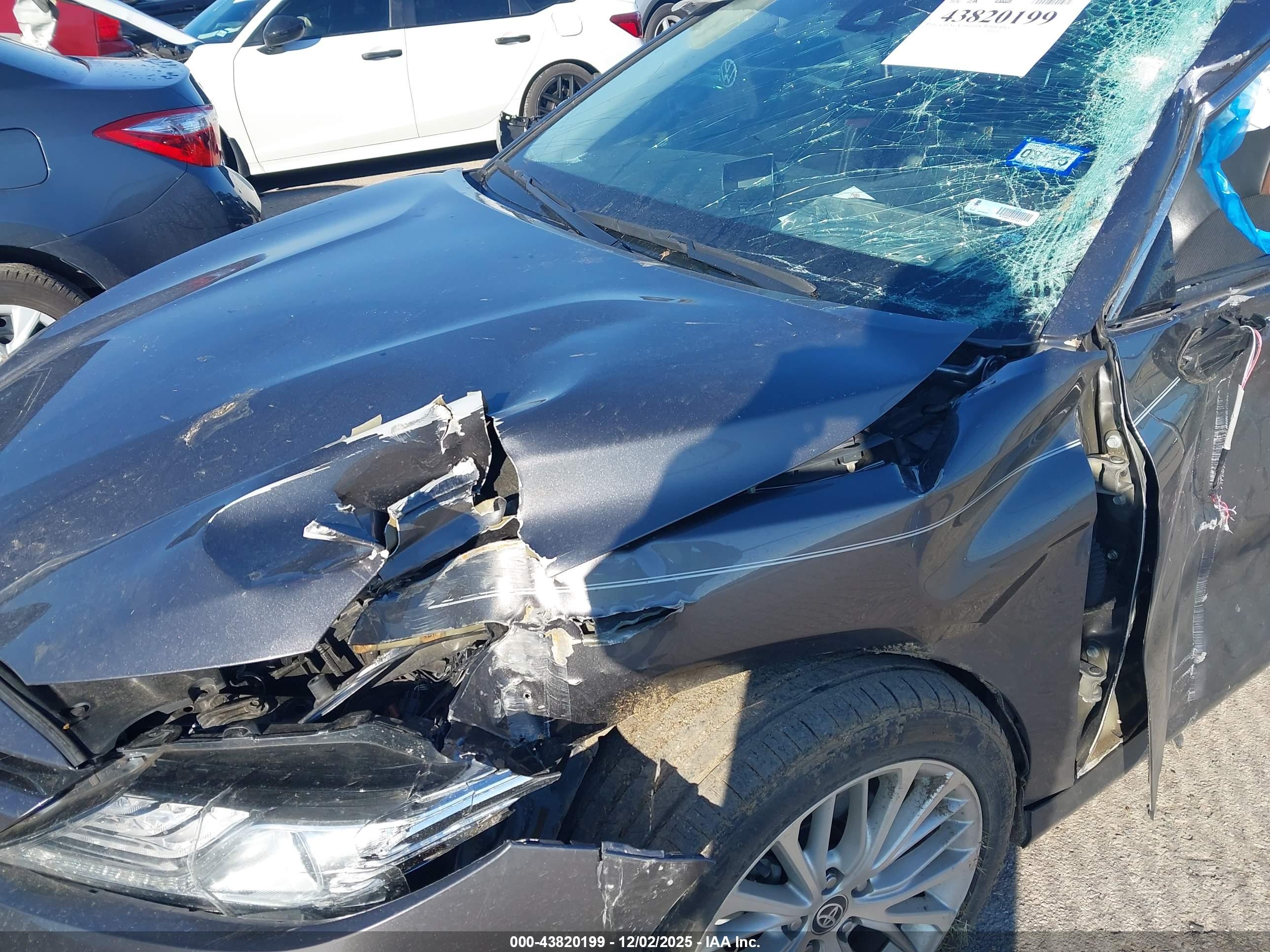 TOYOTA CAMRY image 6