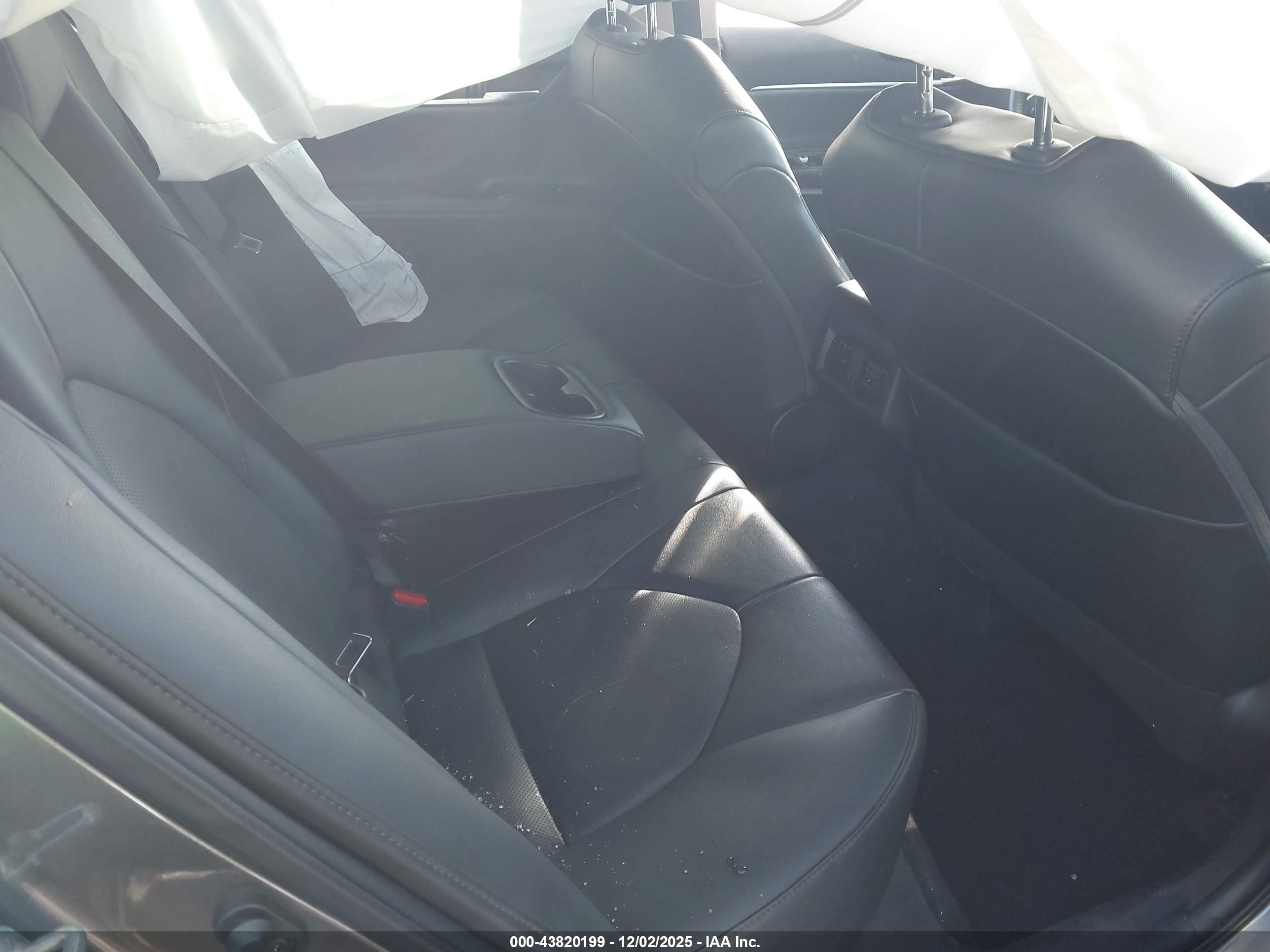 TOYOTA CAMRY image 8