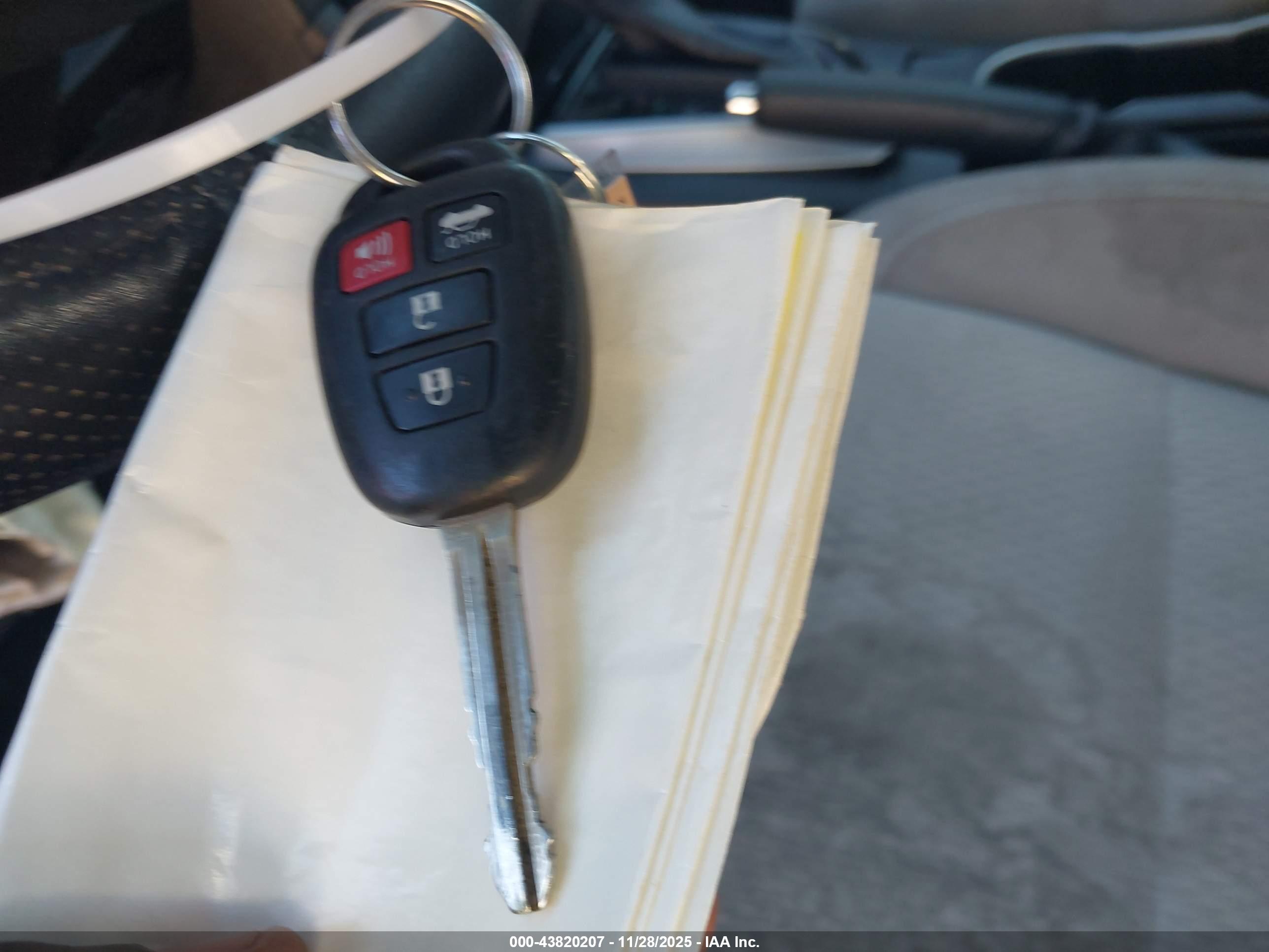 TOYOTA COROLLA image 11