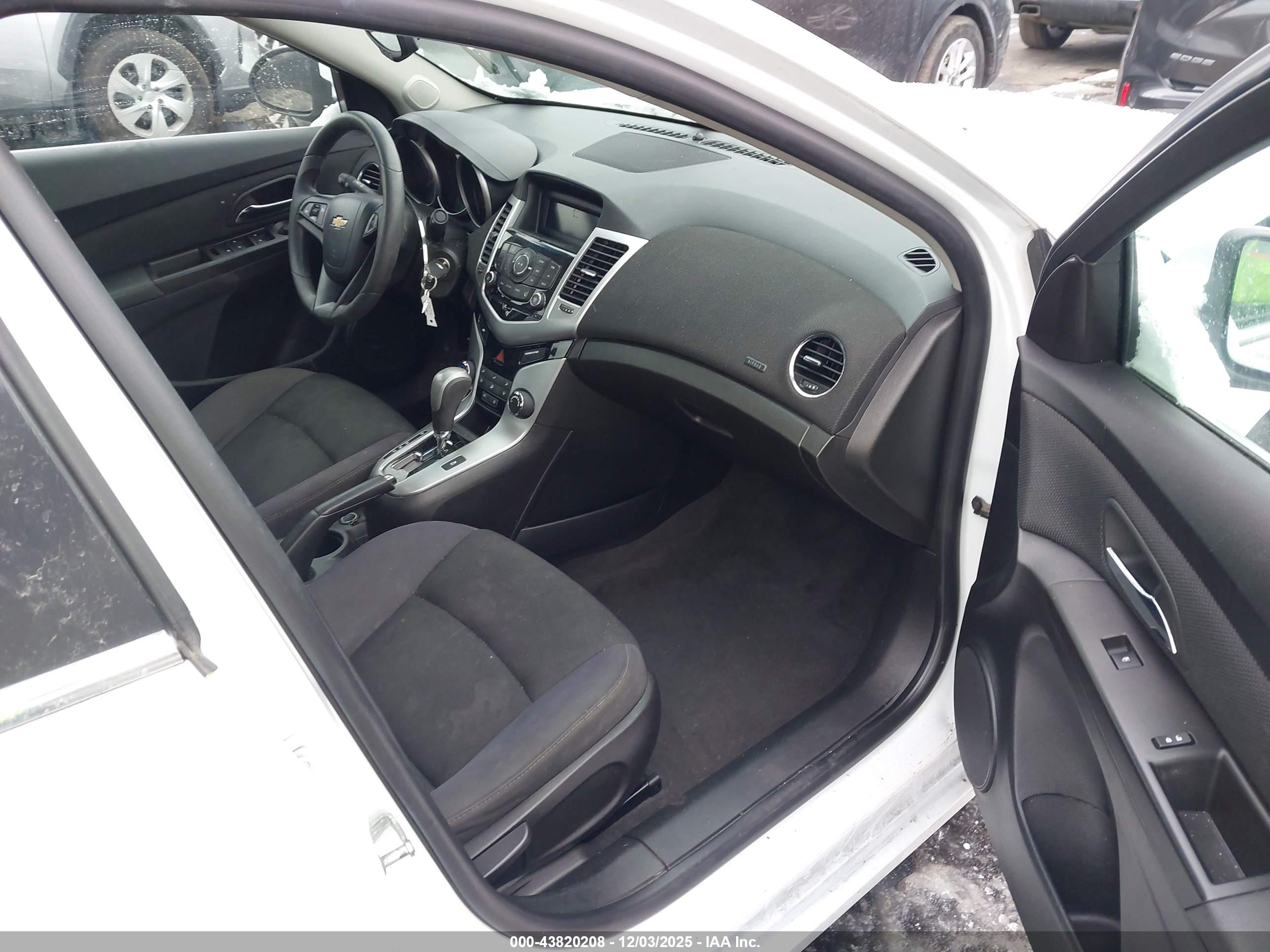 CHEVROLET CRUZE image 5