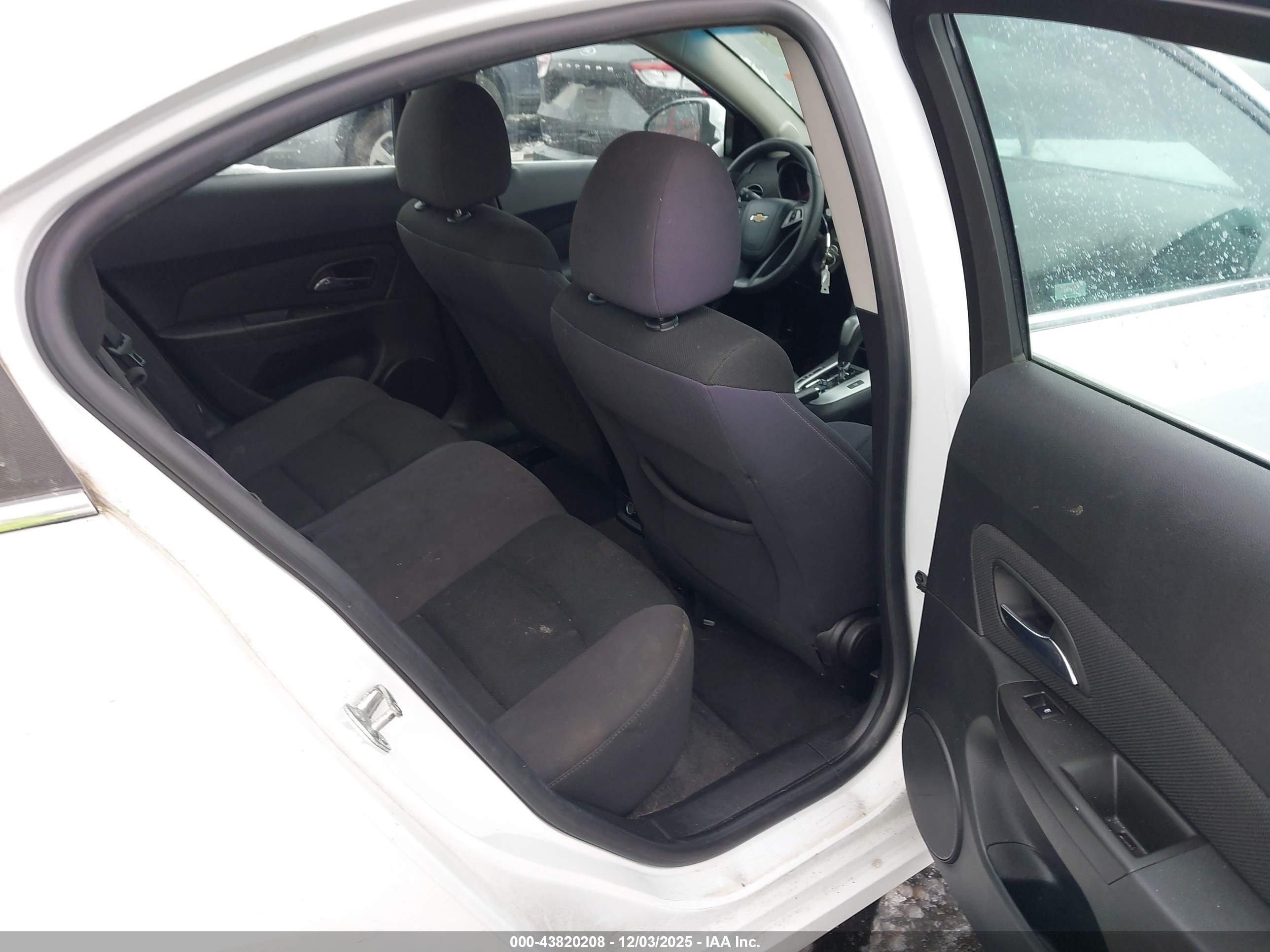 CHEVROLET CRUZE image 8