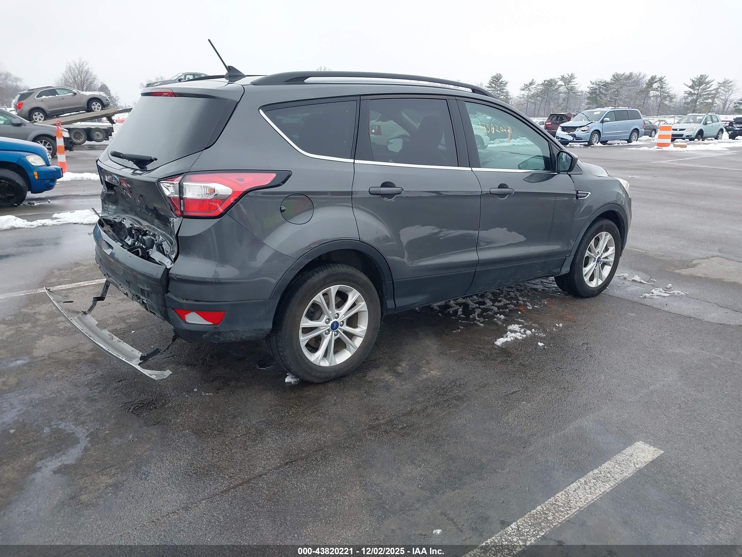 FORD ESCAPE image 4