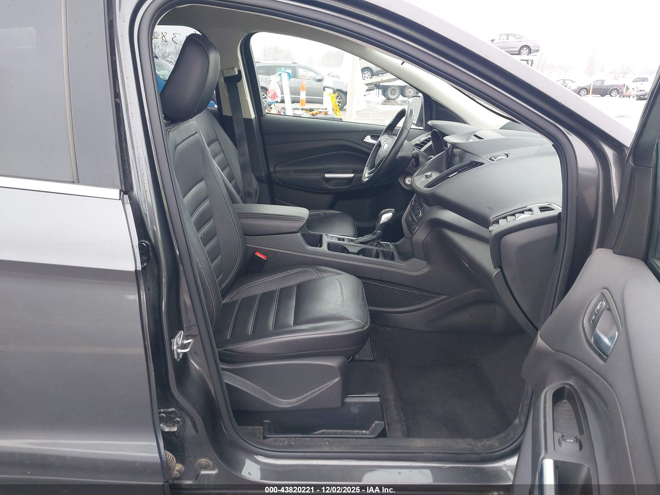 FORD ESCAPE image 5