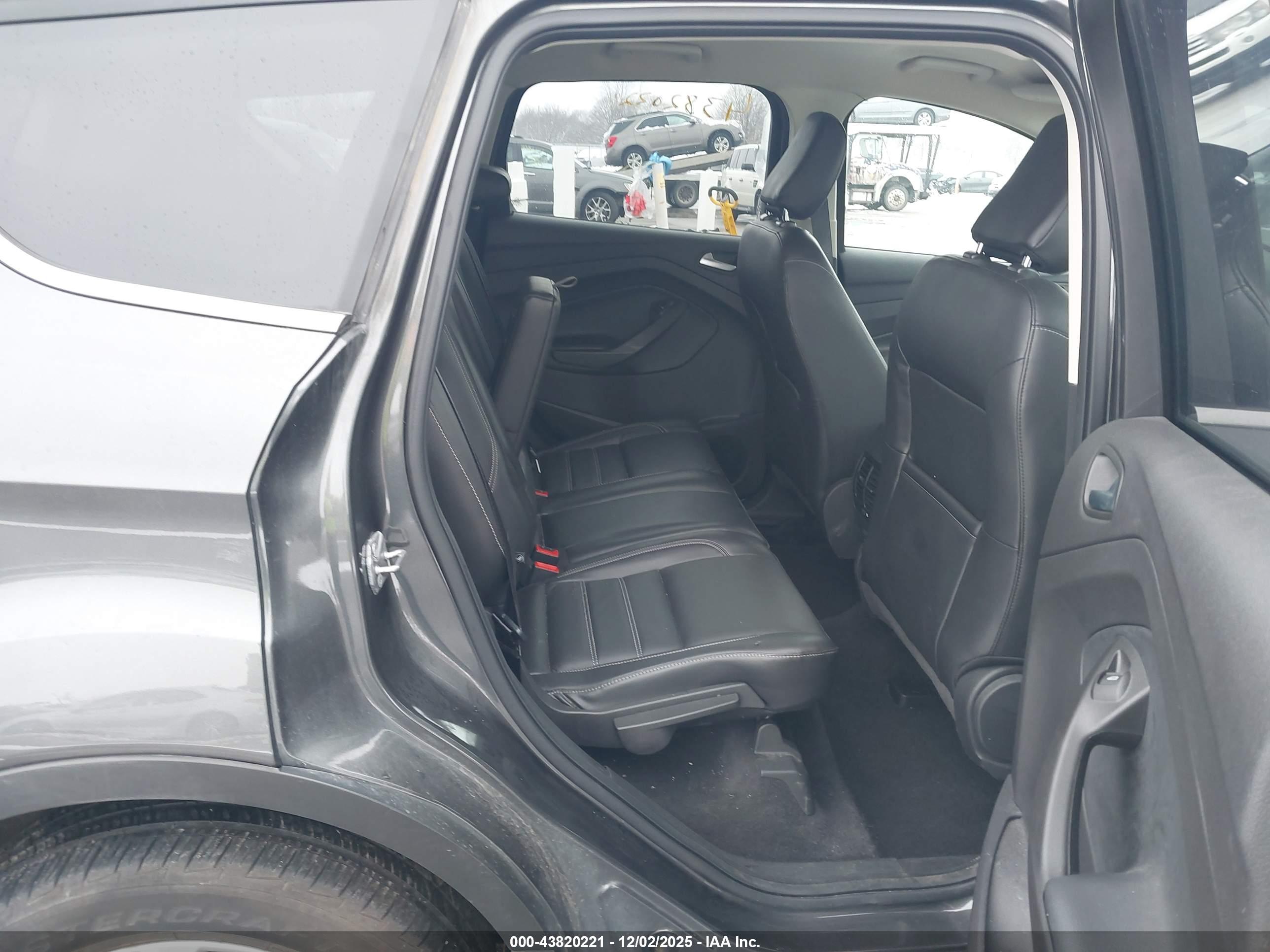 FORD ESCAPE image 8