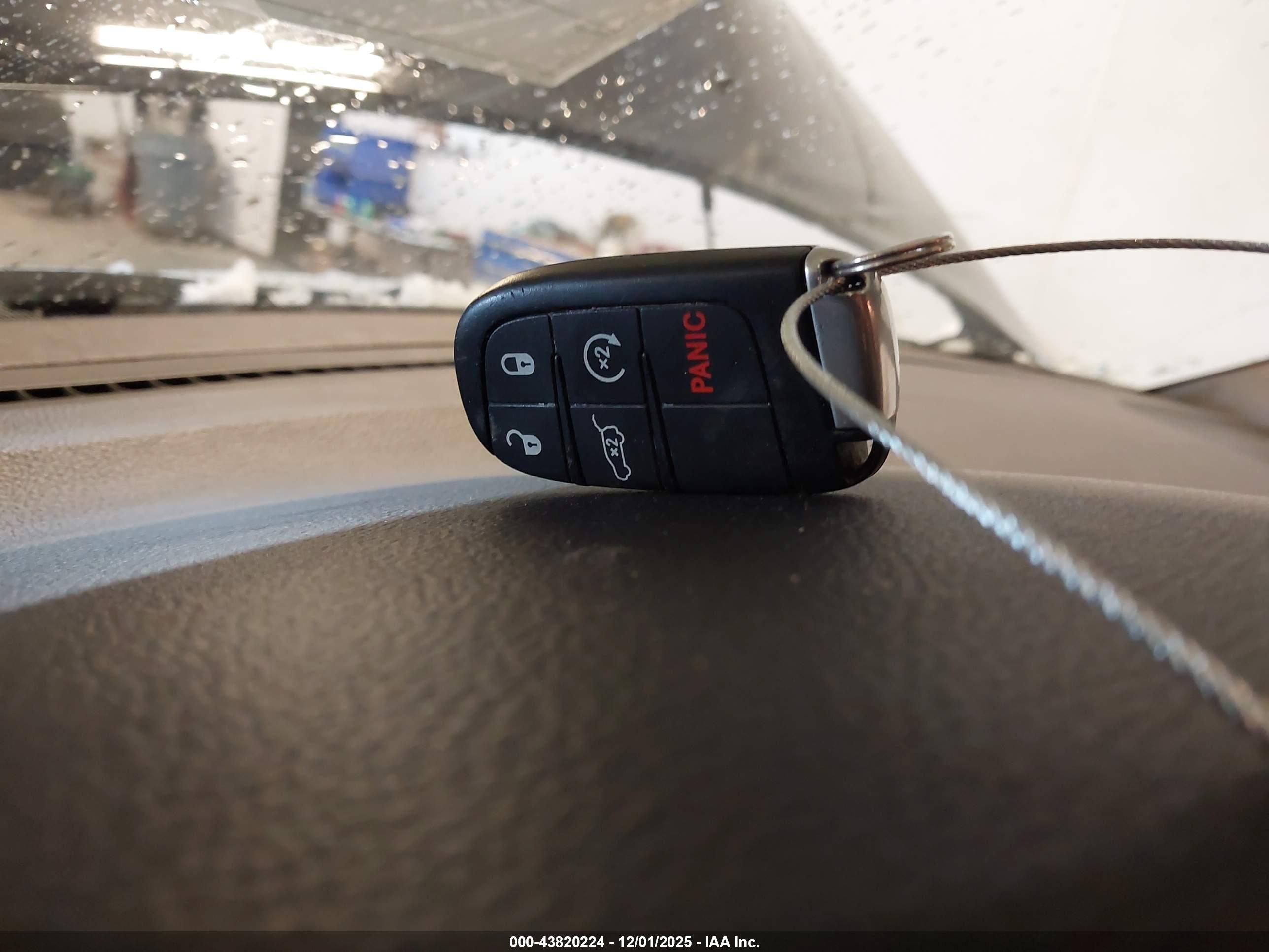 JEEP GRAND image 11