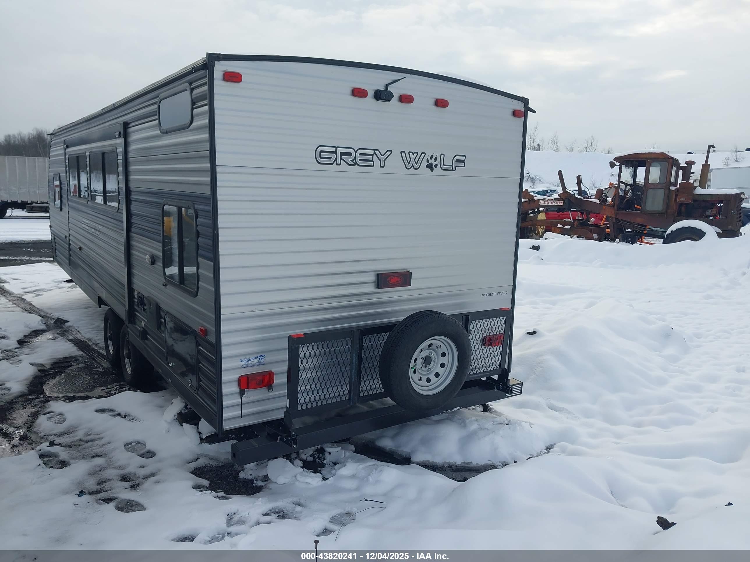 CHEROKEE GREY image 3