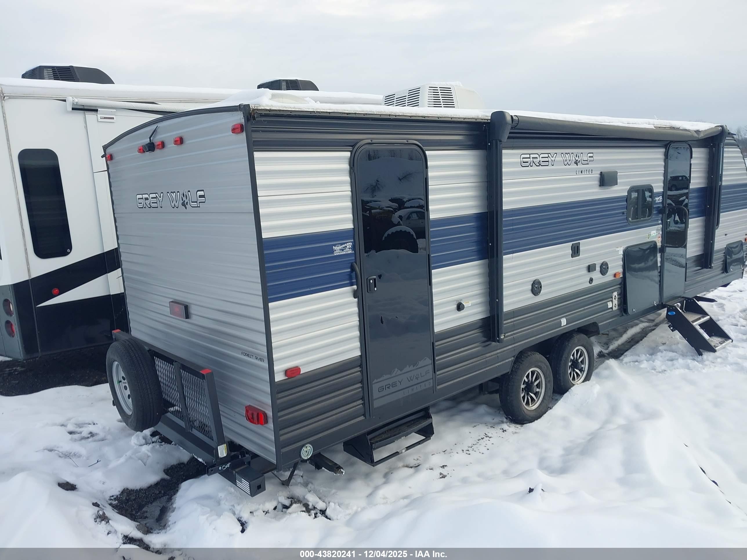 CHEROKEE GREY image 4