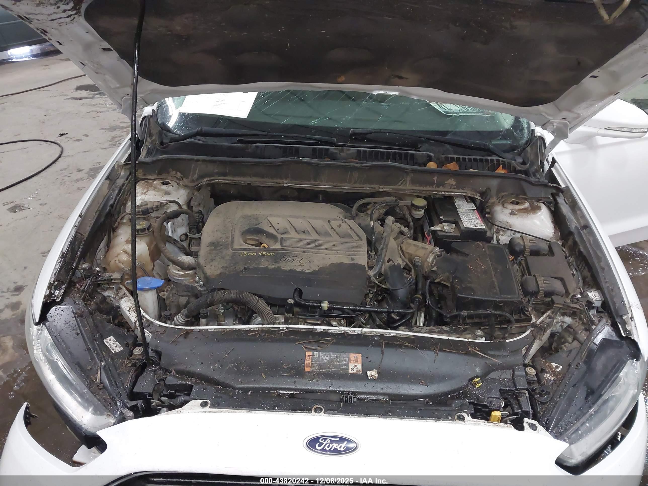 FORD FUSION image 10