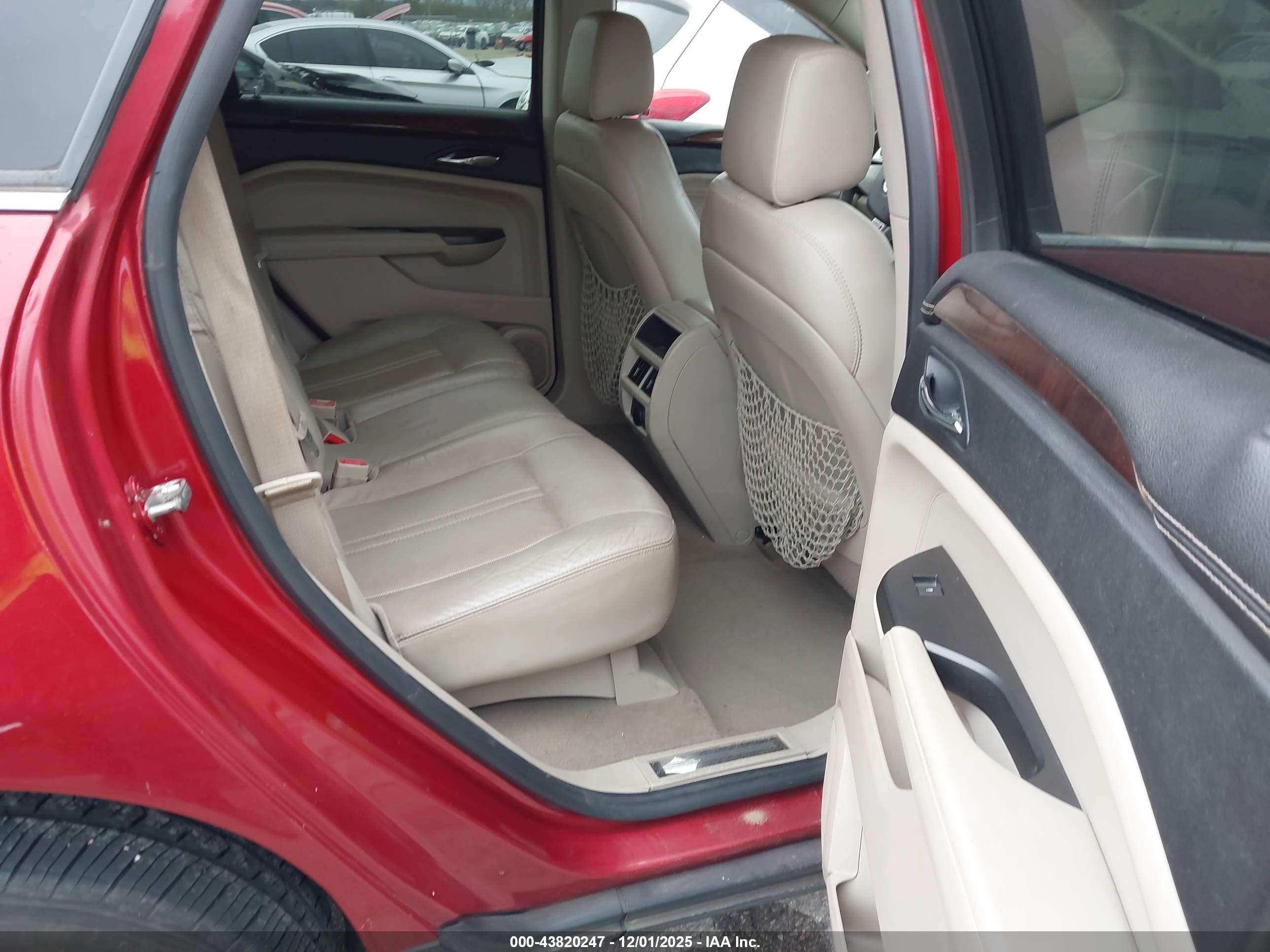 CADILLAC SRX image 8