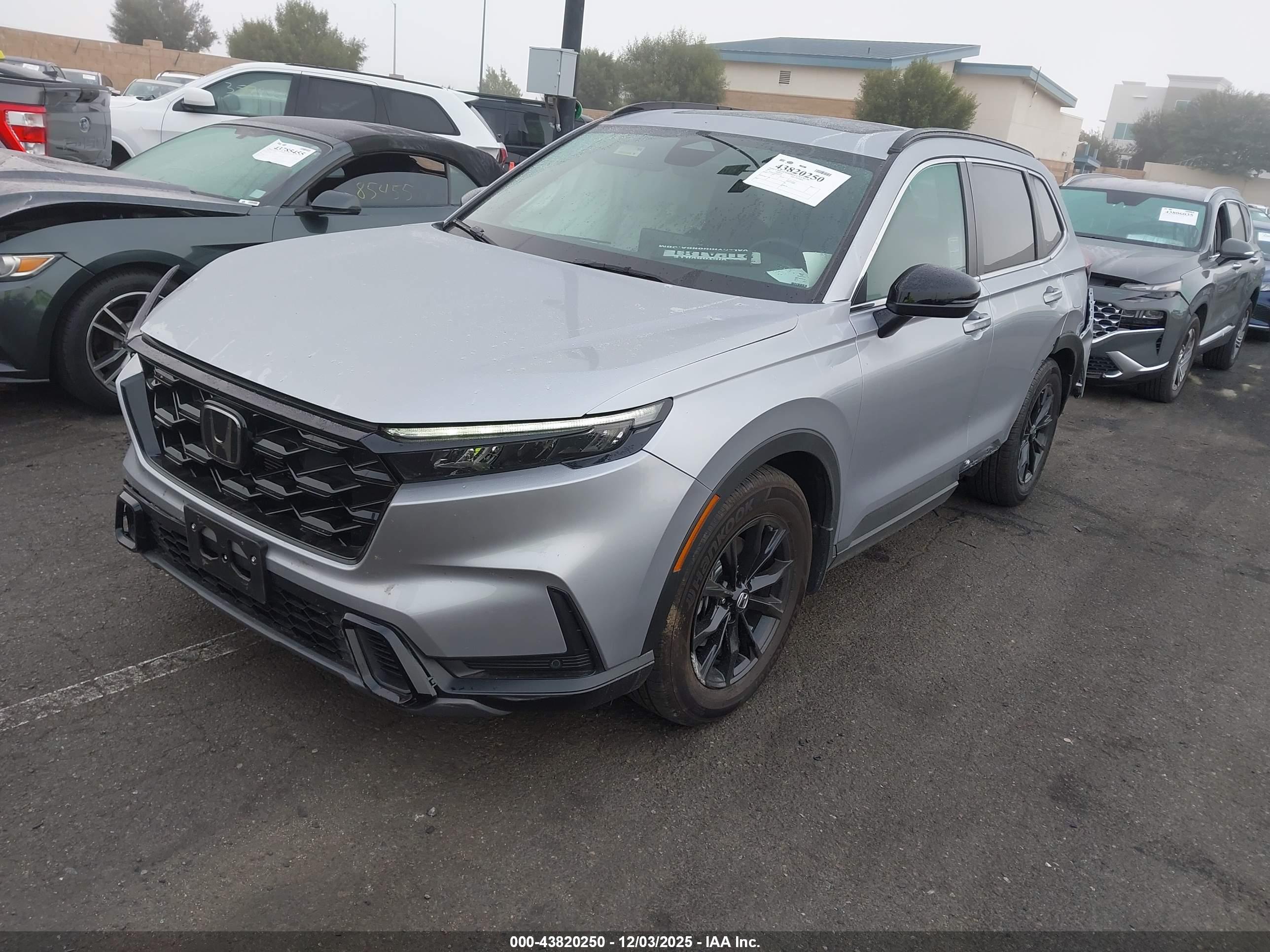 HONDA CR-V image 2