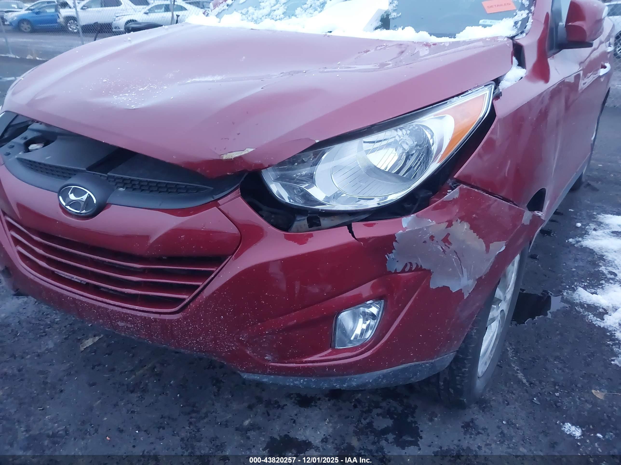 HYUNDAI TUCSON image 6