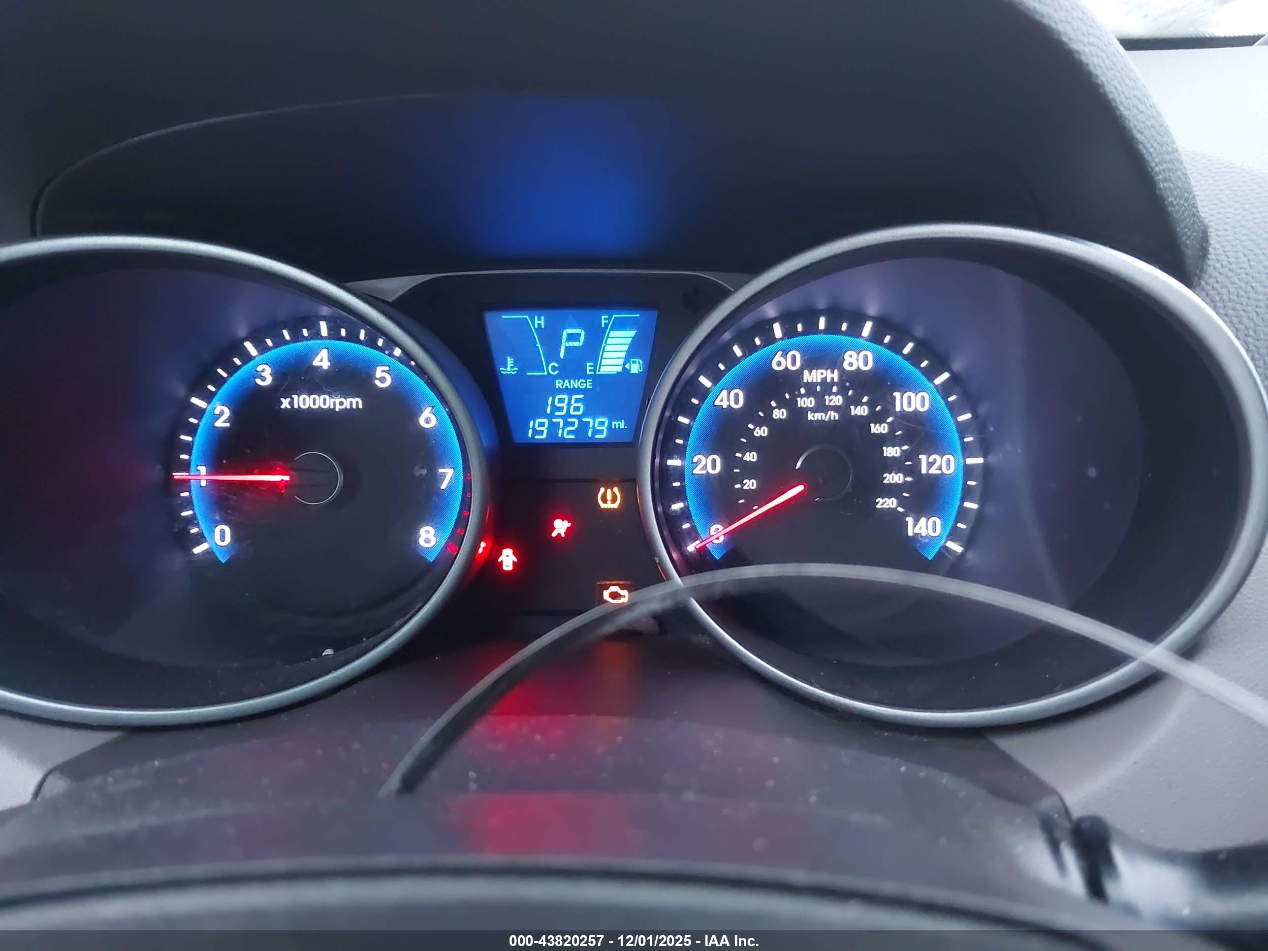 HYUNDAI TUCSON image 7