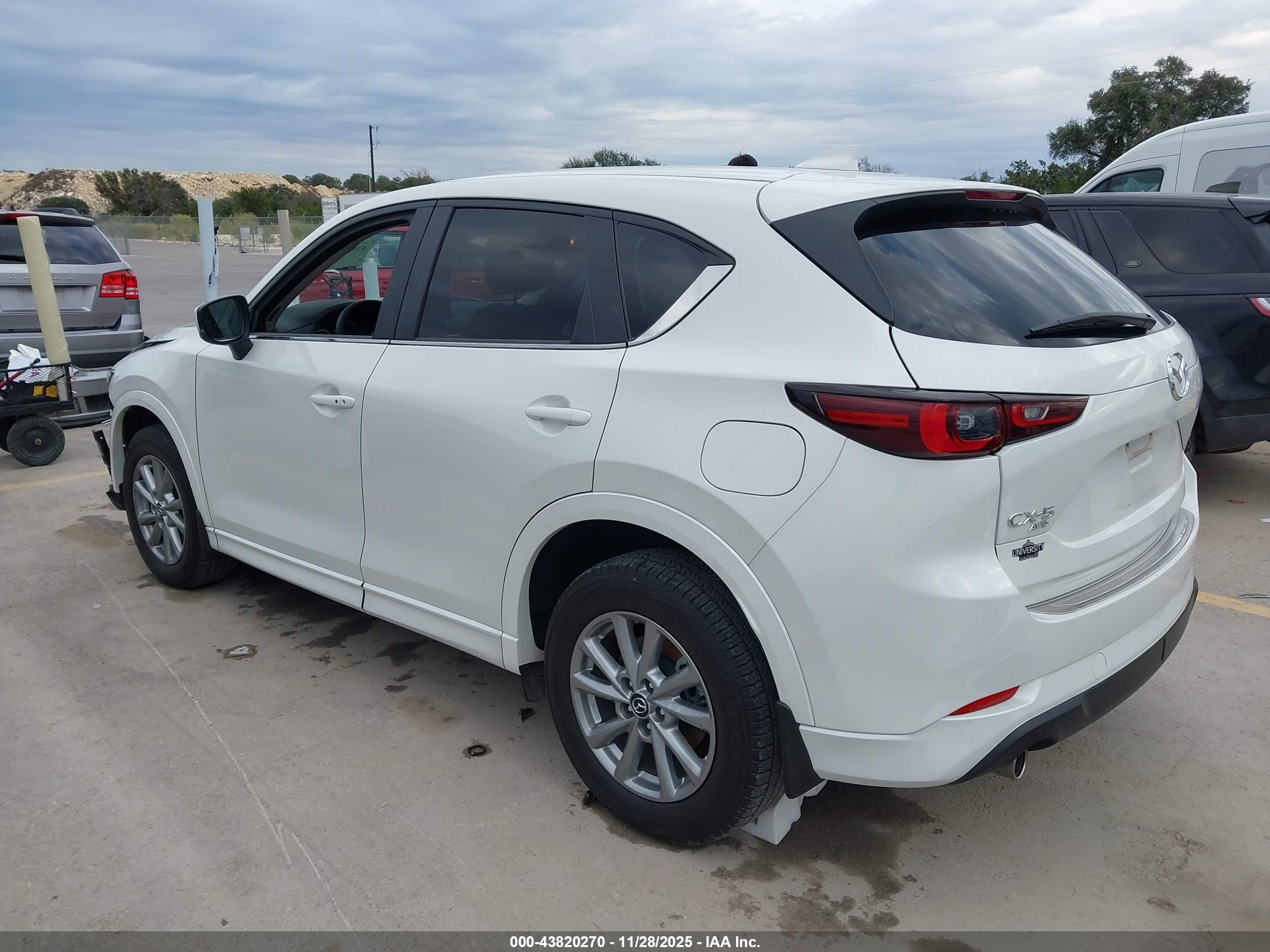 MAZDA CX-5 image 3