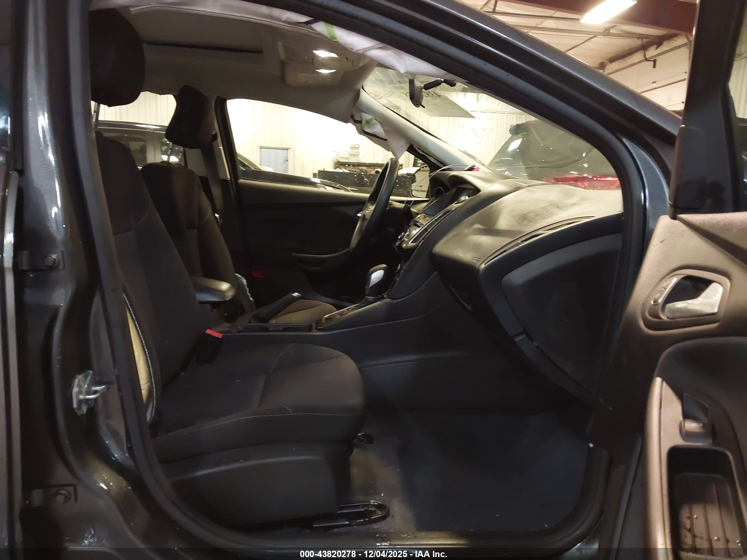 FORD FOCUS image 5
