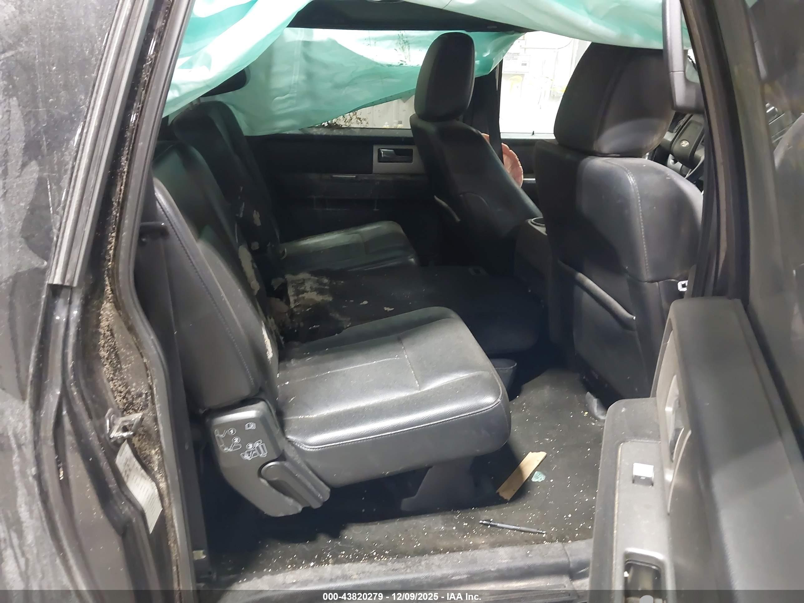FORD EXPEDITION image 8