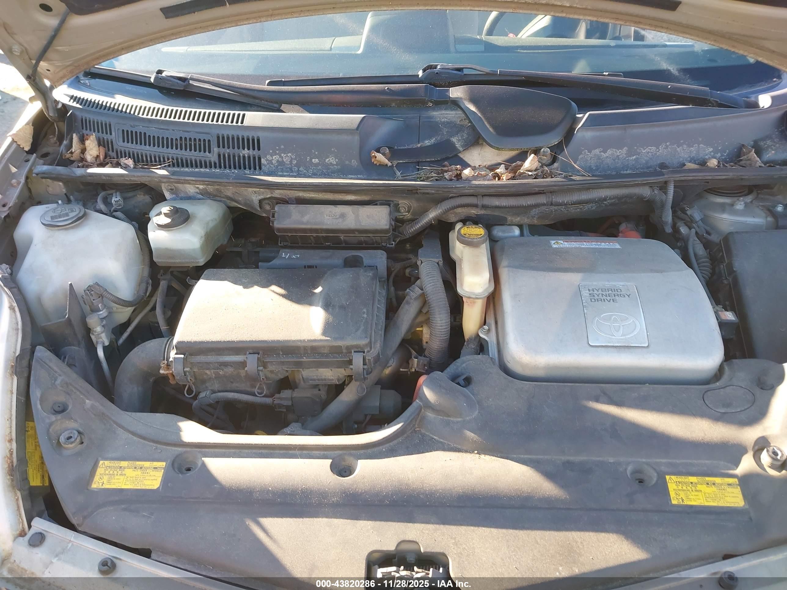 TOYOTA PRIUS image 10