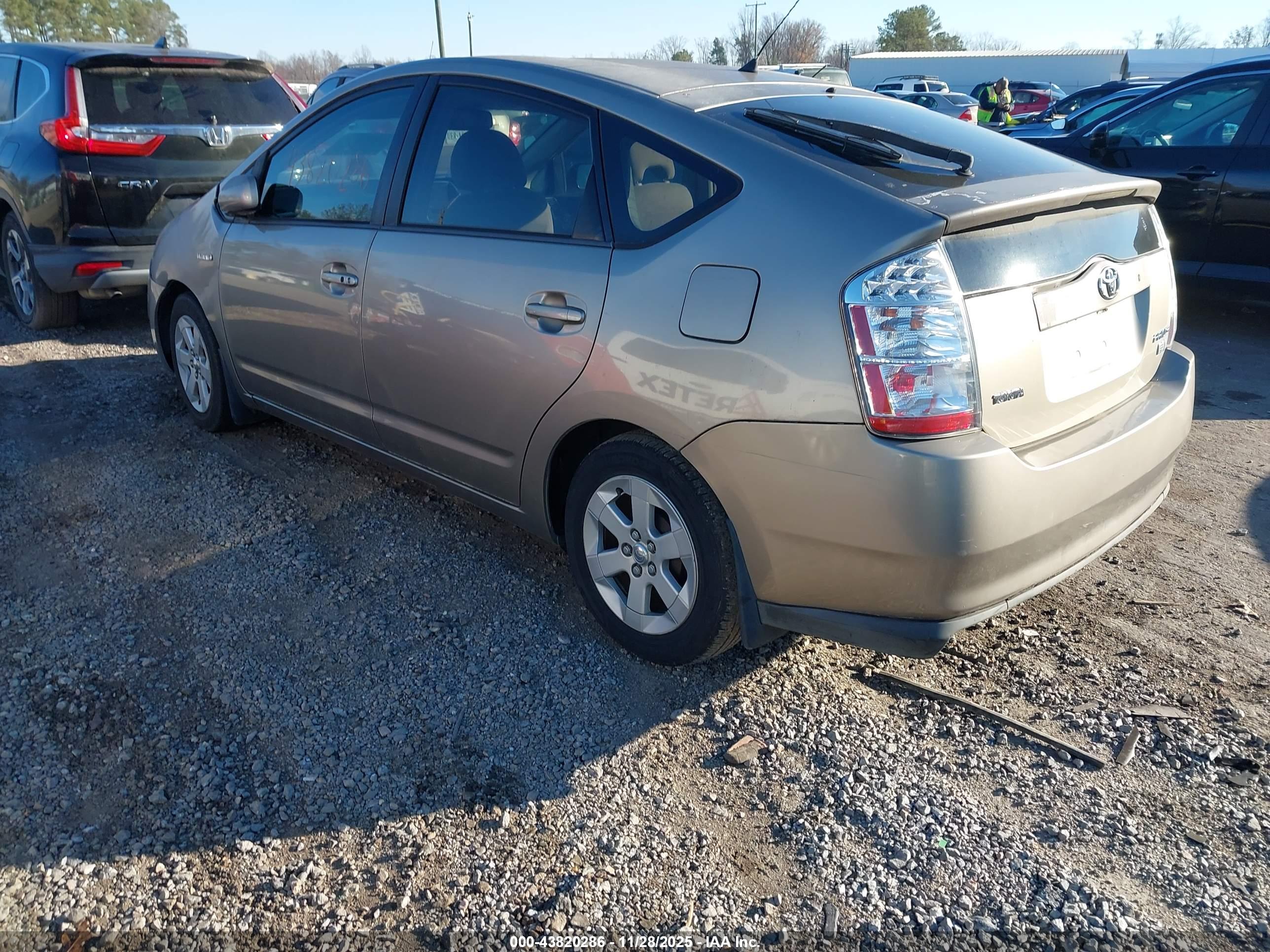 TOYOTA PRIUS image 3