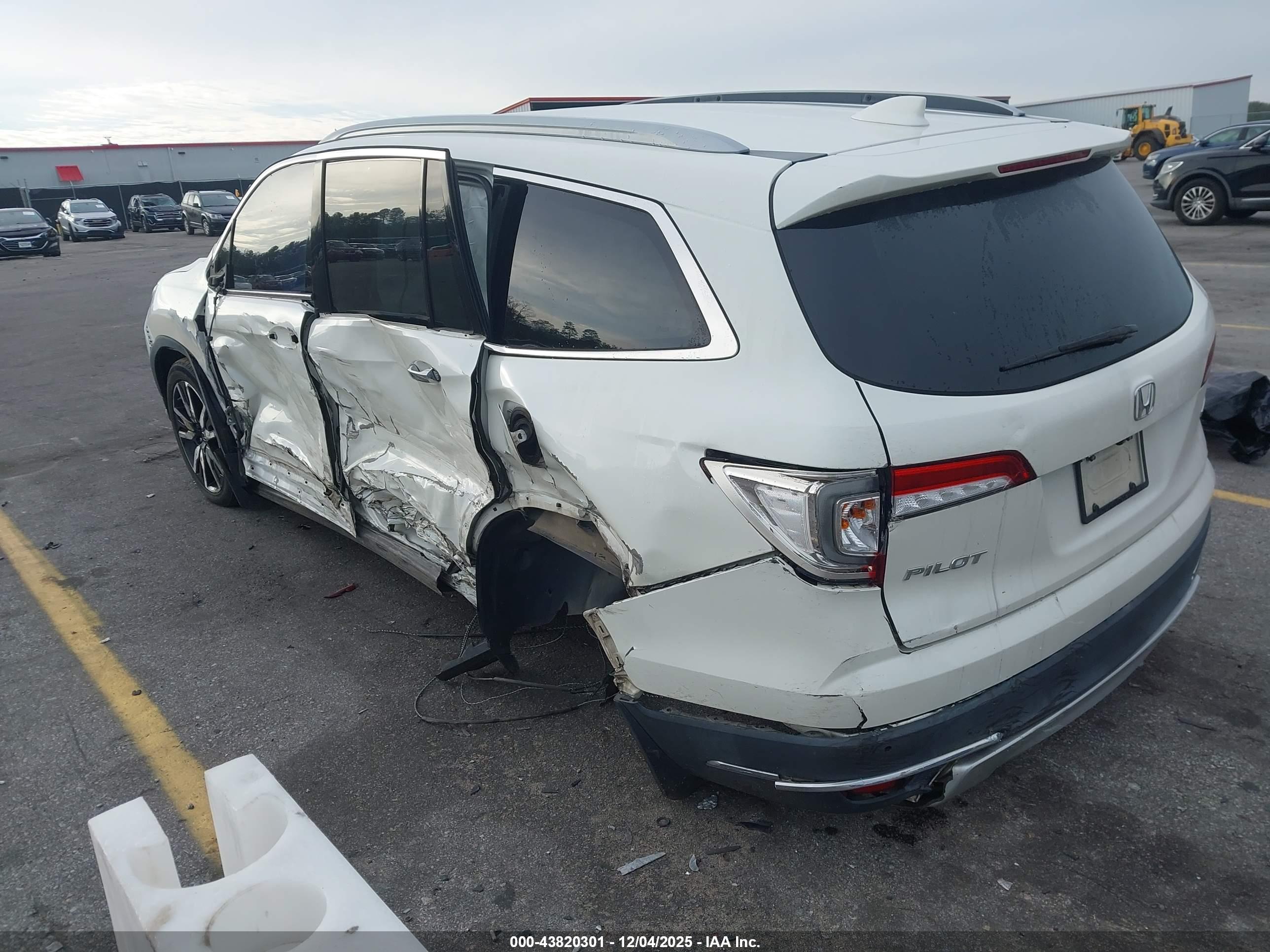 HONDA PILOT image 3