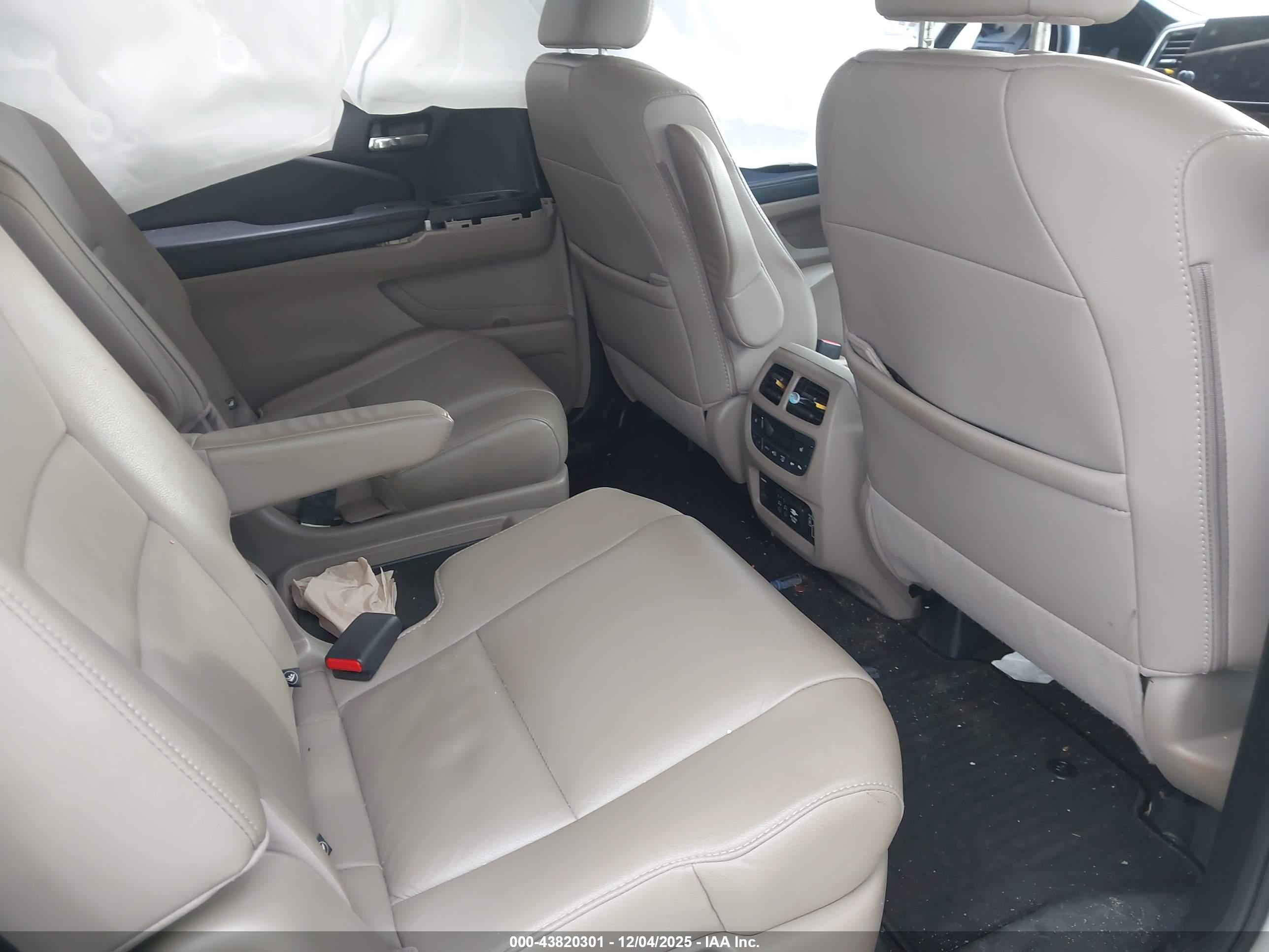 HONDA PILOT image 8